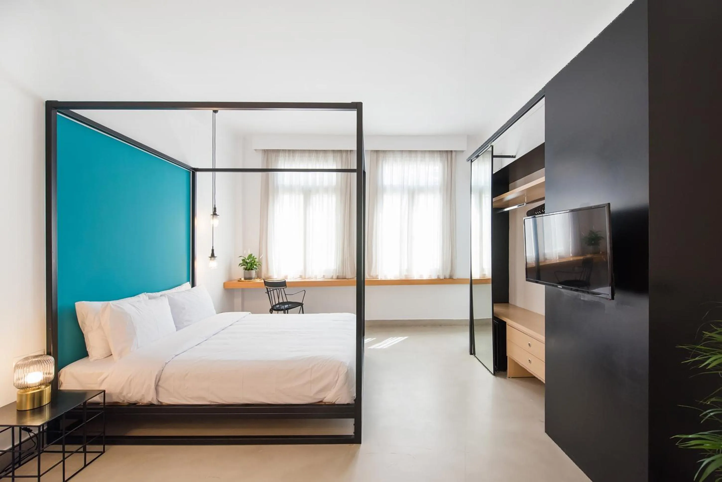 Bed in MONK Monastiraki Suites