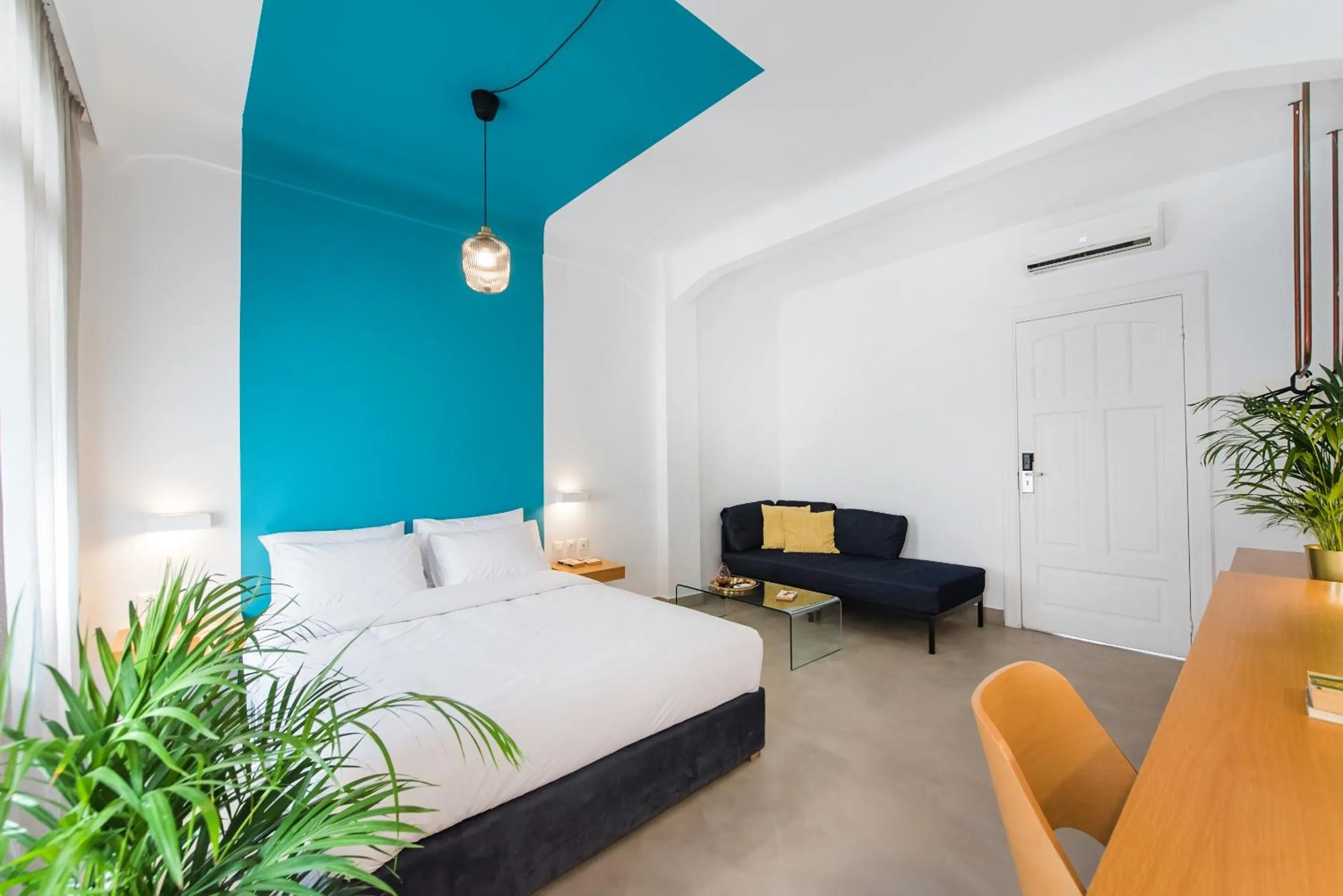 Bed in MONK Monastiraki Suites