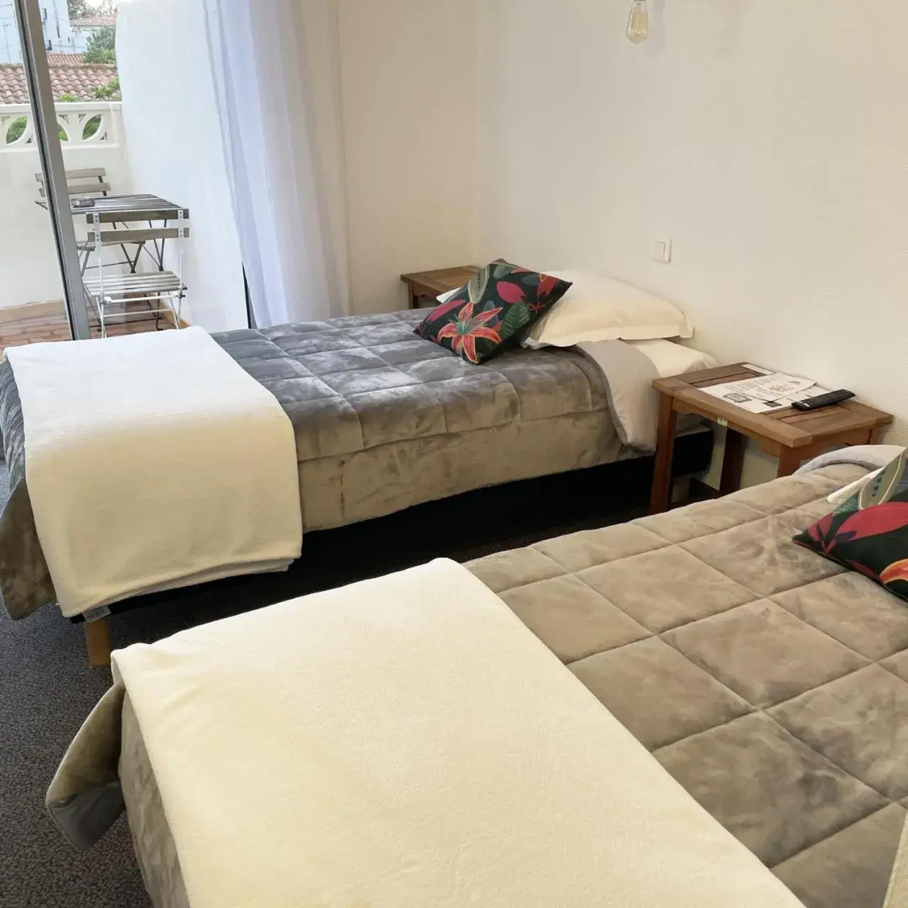 Twin Room in Ezz'Hotel Canet Twin Room in Ezz'Hotel Canet