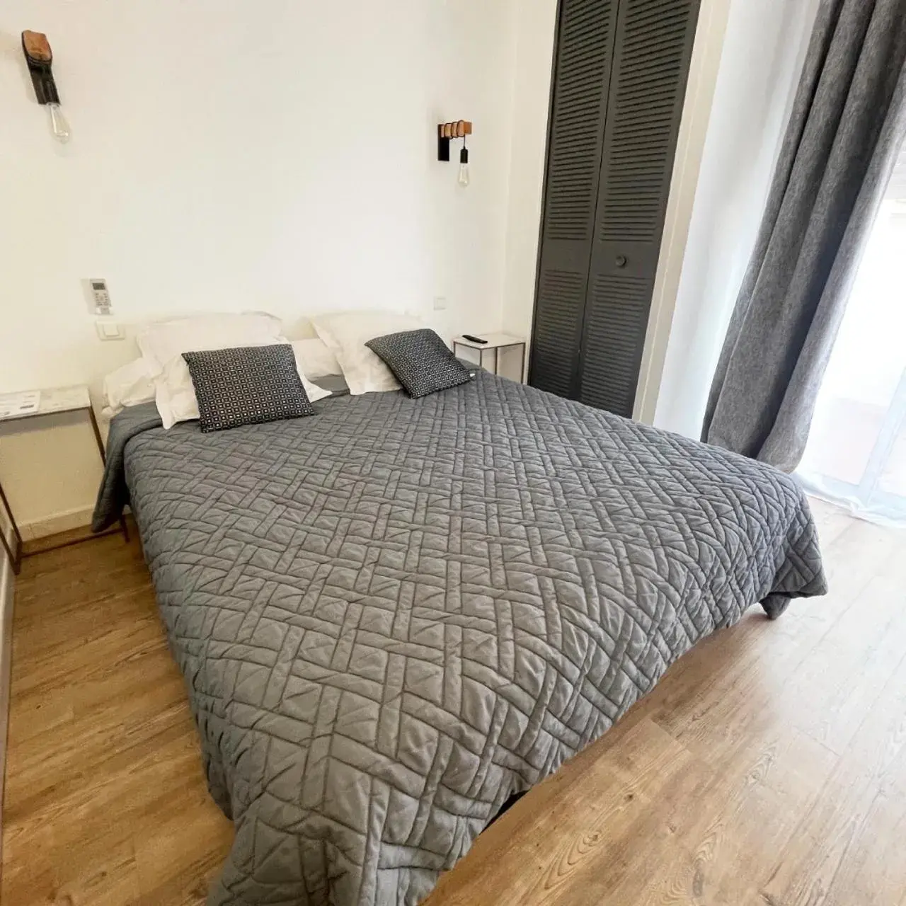Double Room in Ezz'Hotel Canet Double Room in Ezz'Hotel Canet