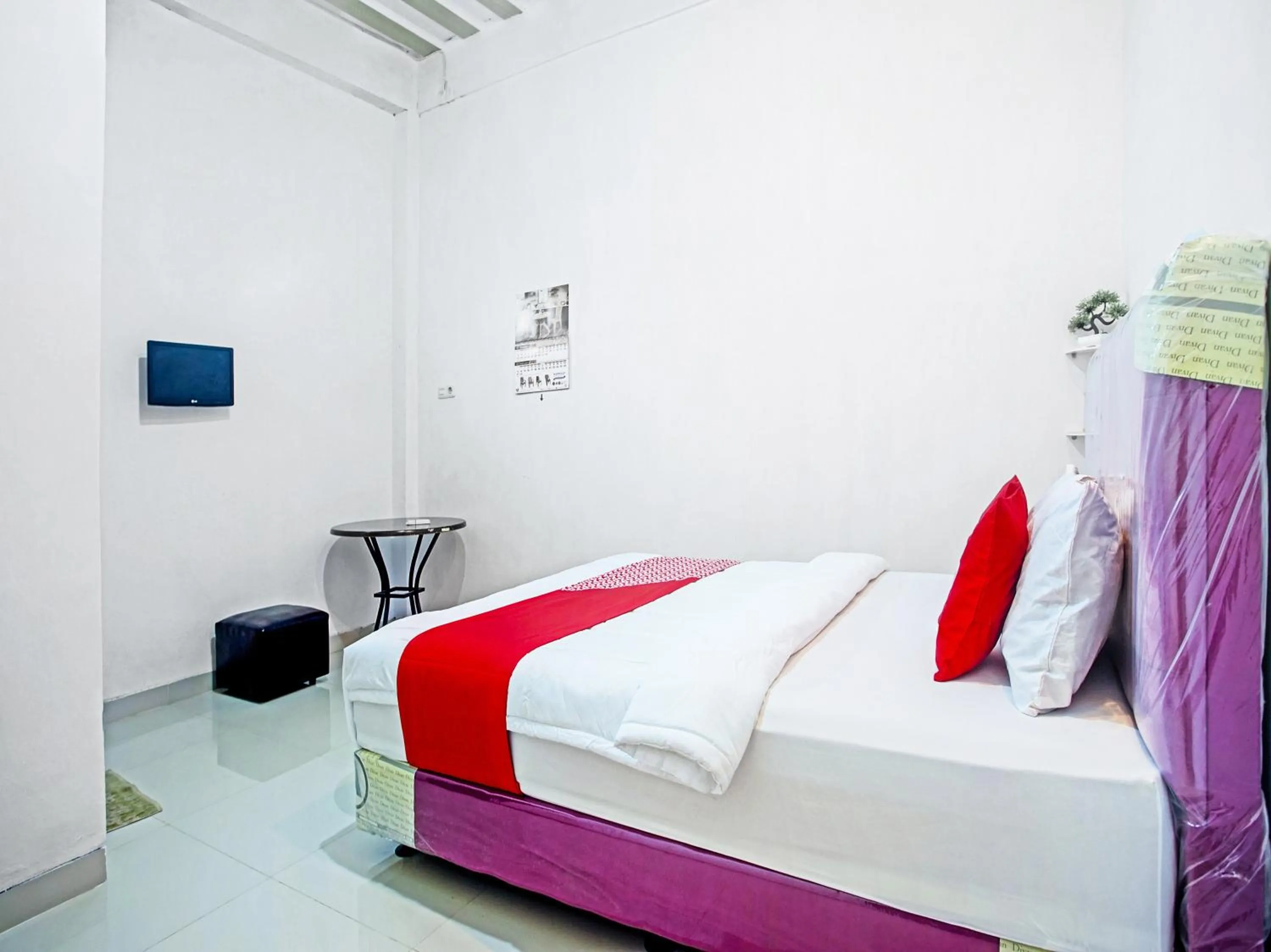 Bedroom, Bed in OYO Life 90587 Domen Homestay Syariah