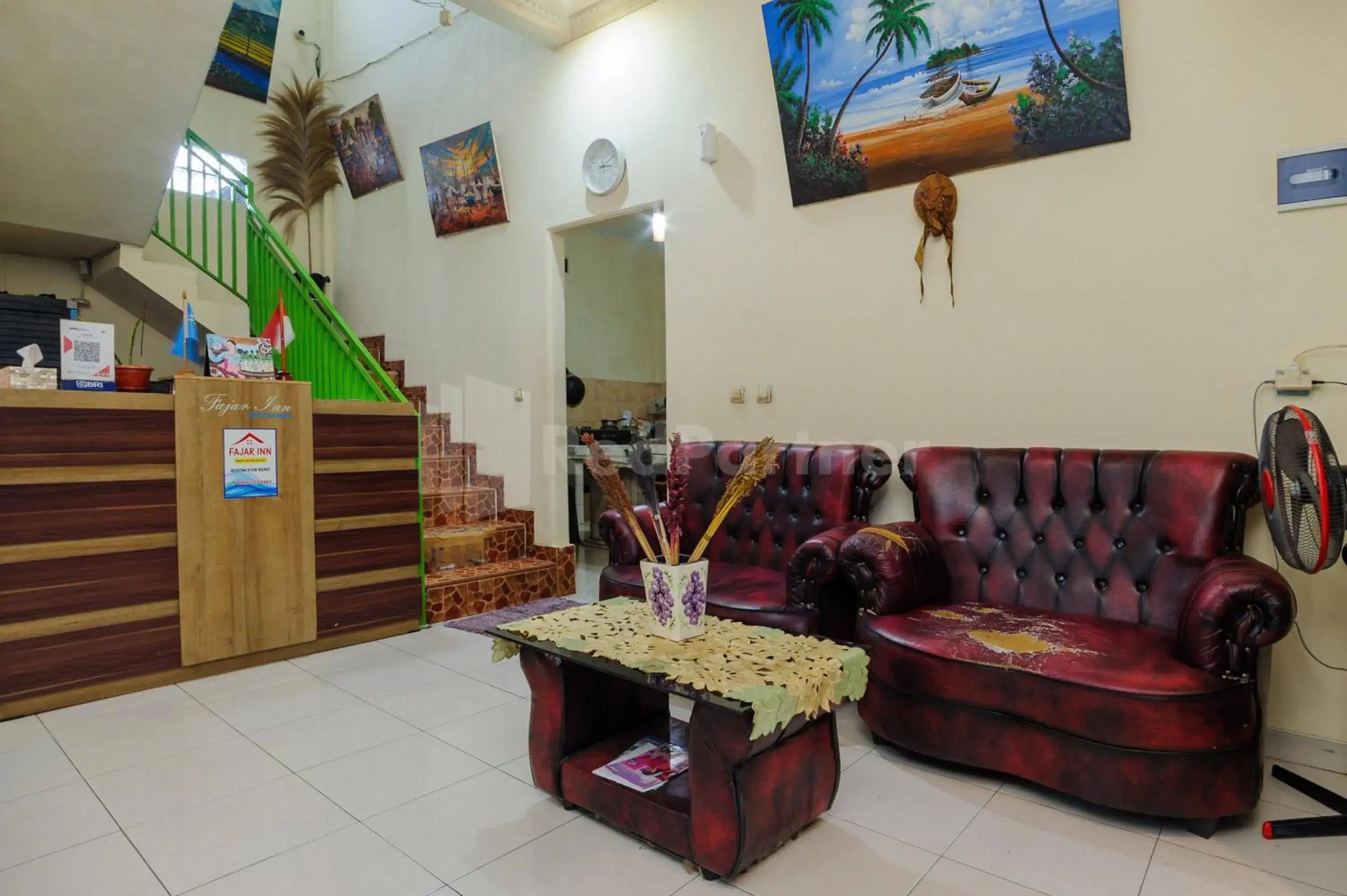 Lobby or reception in Fajar Inn Mitra RedDoorz Lobby or reception in Fajar Inn Mitra RedDoorz