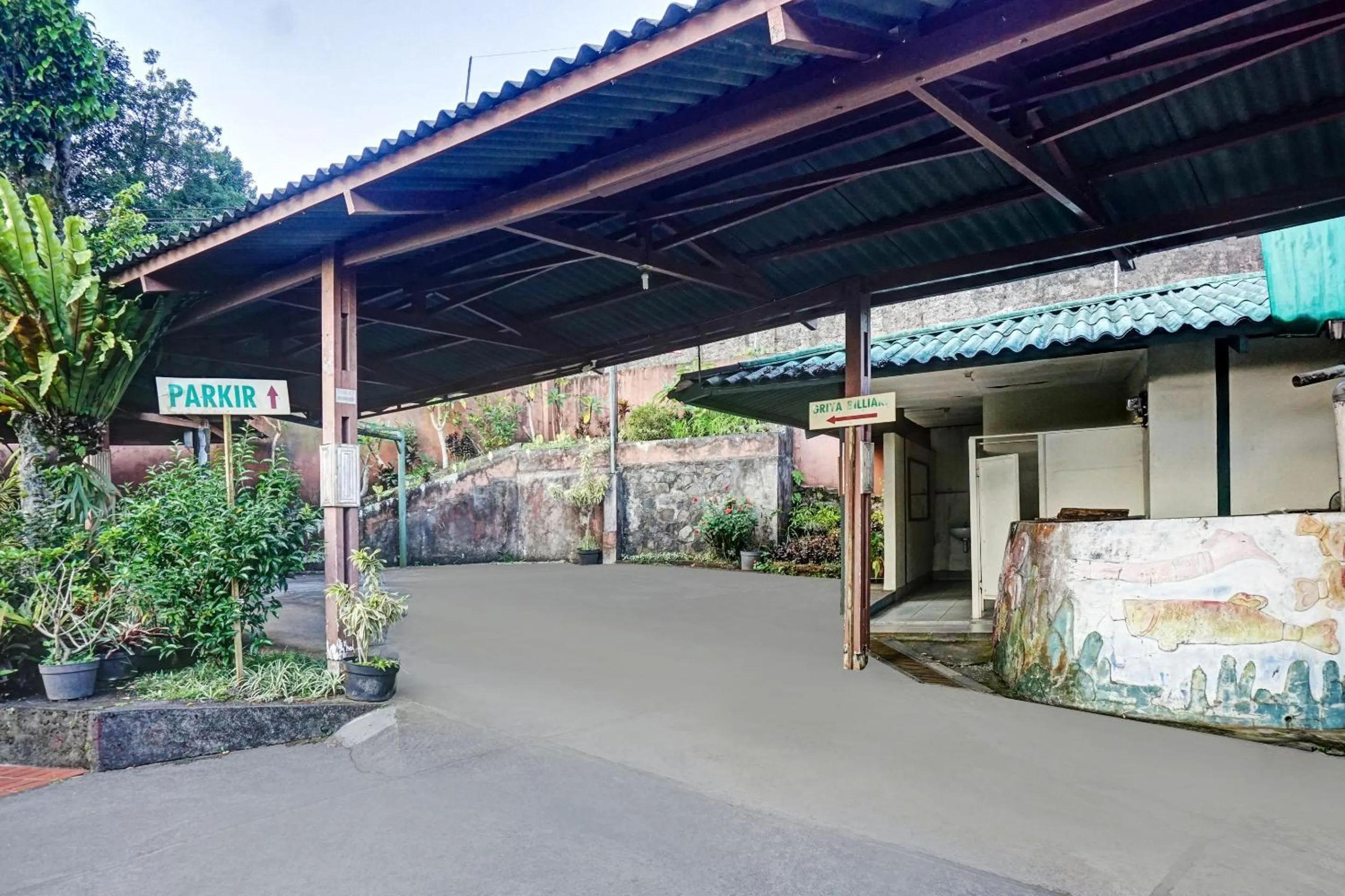 Facade/entrance in Hotel O 90596 Hotel Griya Astoeti