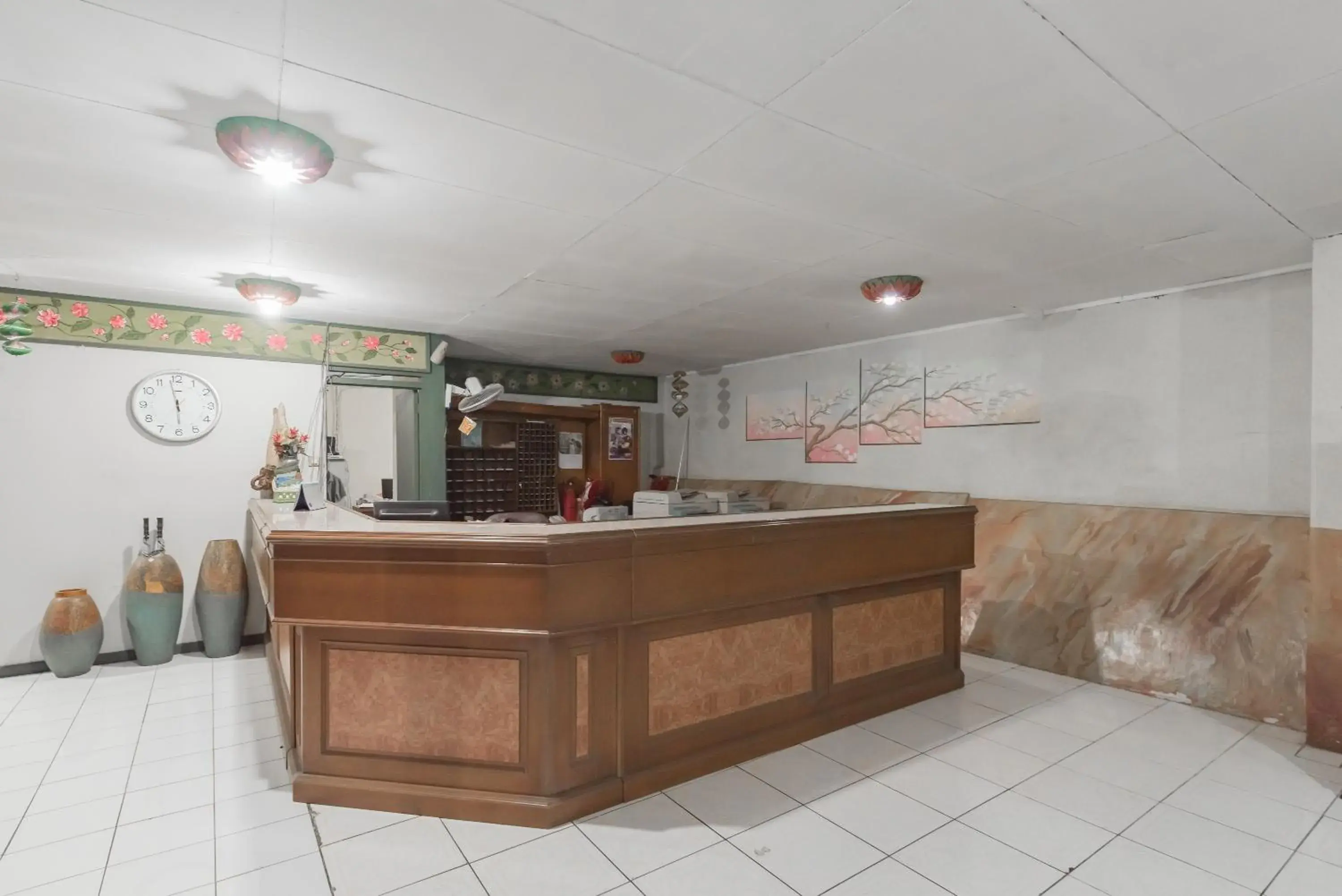 Lobby or reception in RedDoorz Plus At Hotel Griya Astoeti Lobby or reception in RedDoorz Plus At Hotel Griya Astoeti