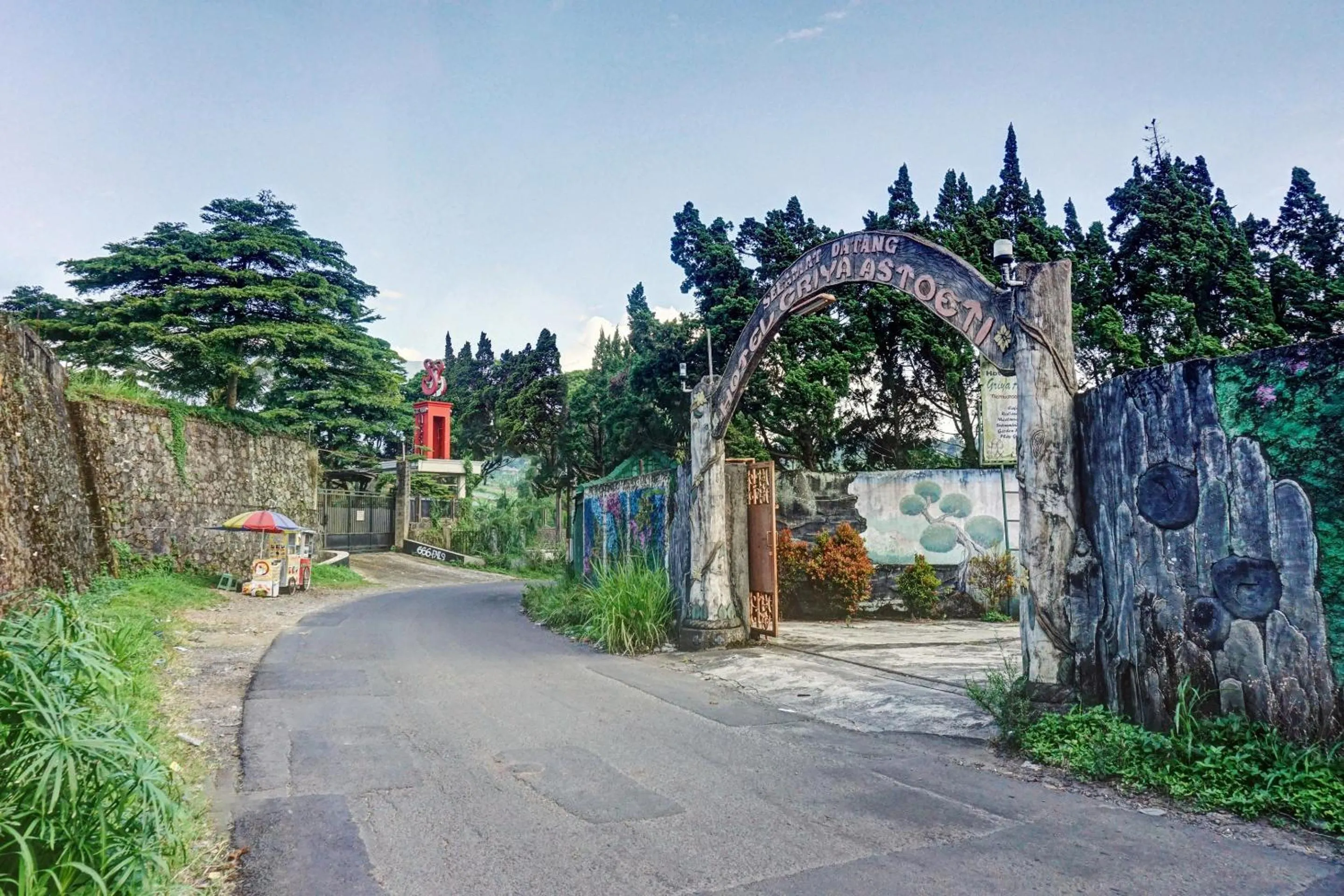 Facade/entrance in Hotel O 90596 Hotel Griya Astoeti