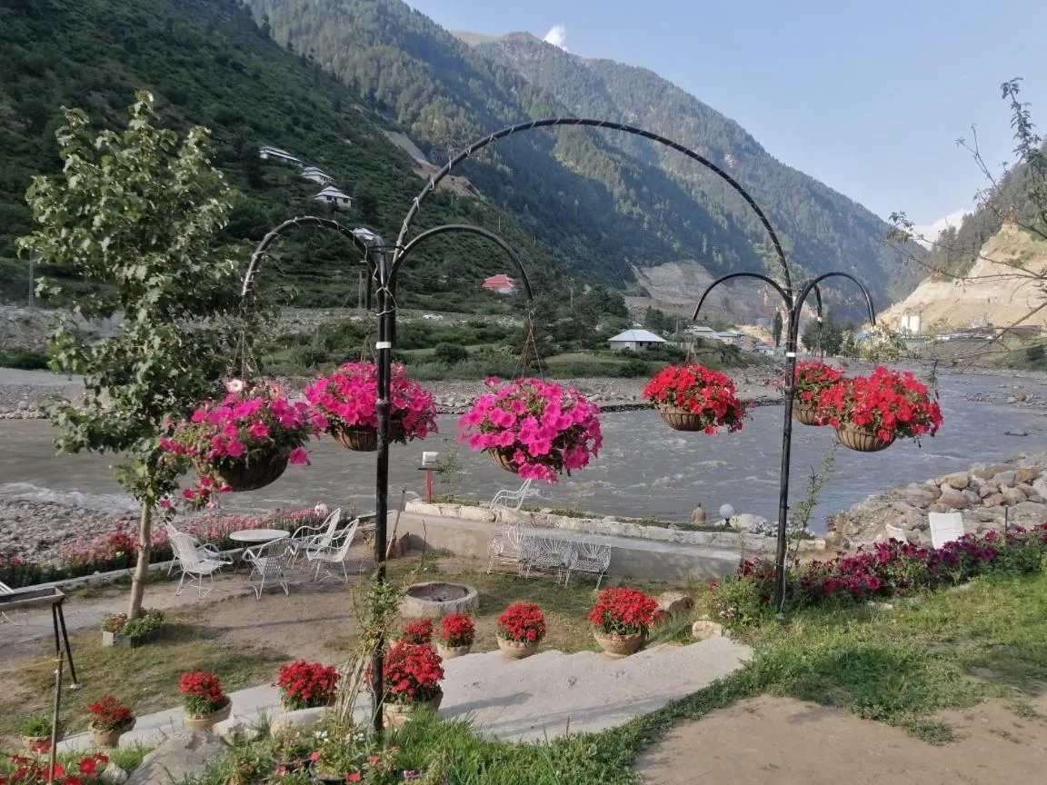 Parhena Cottages Bella Naran
