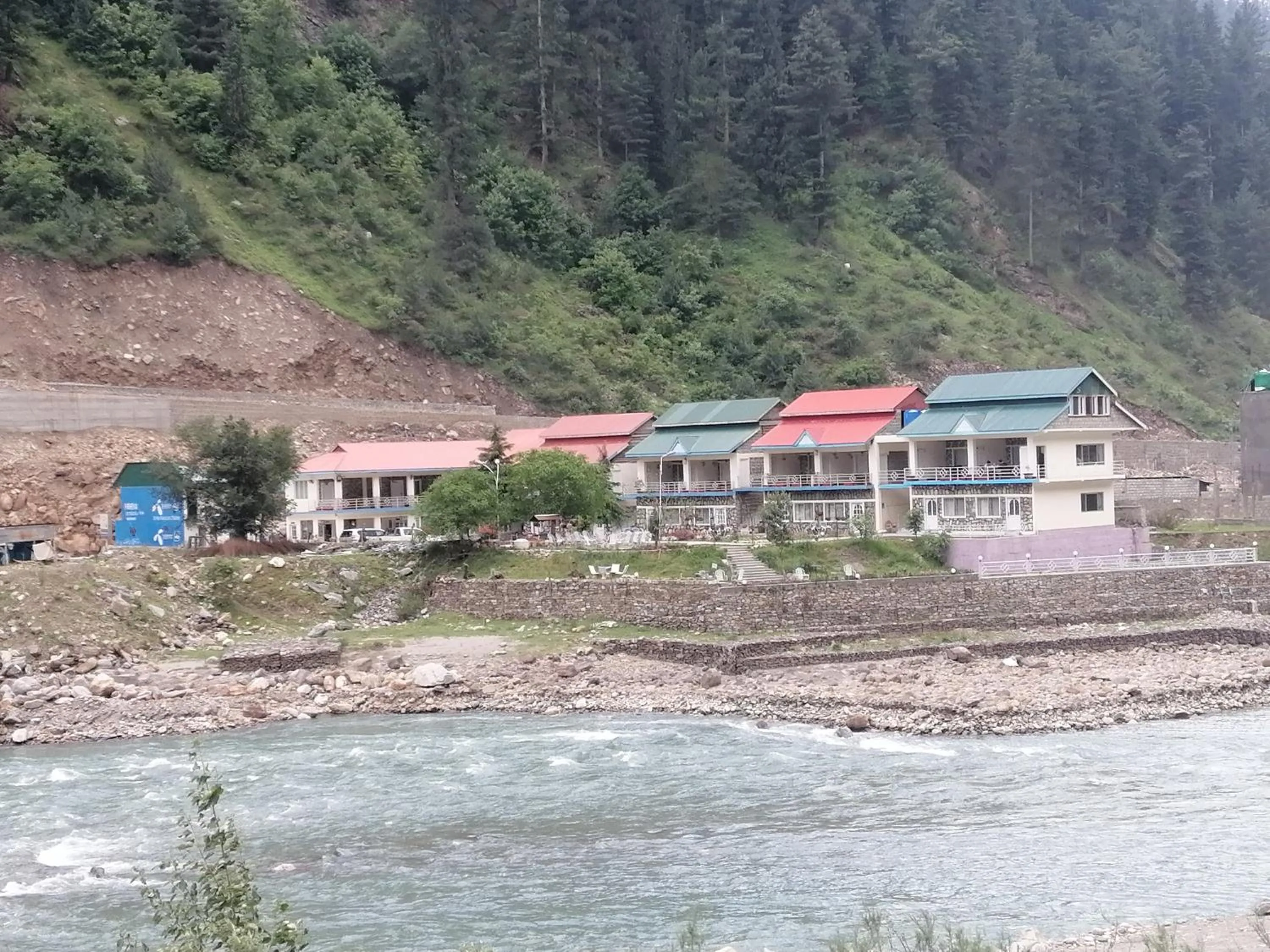 Parhena Cottages Bella Naran