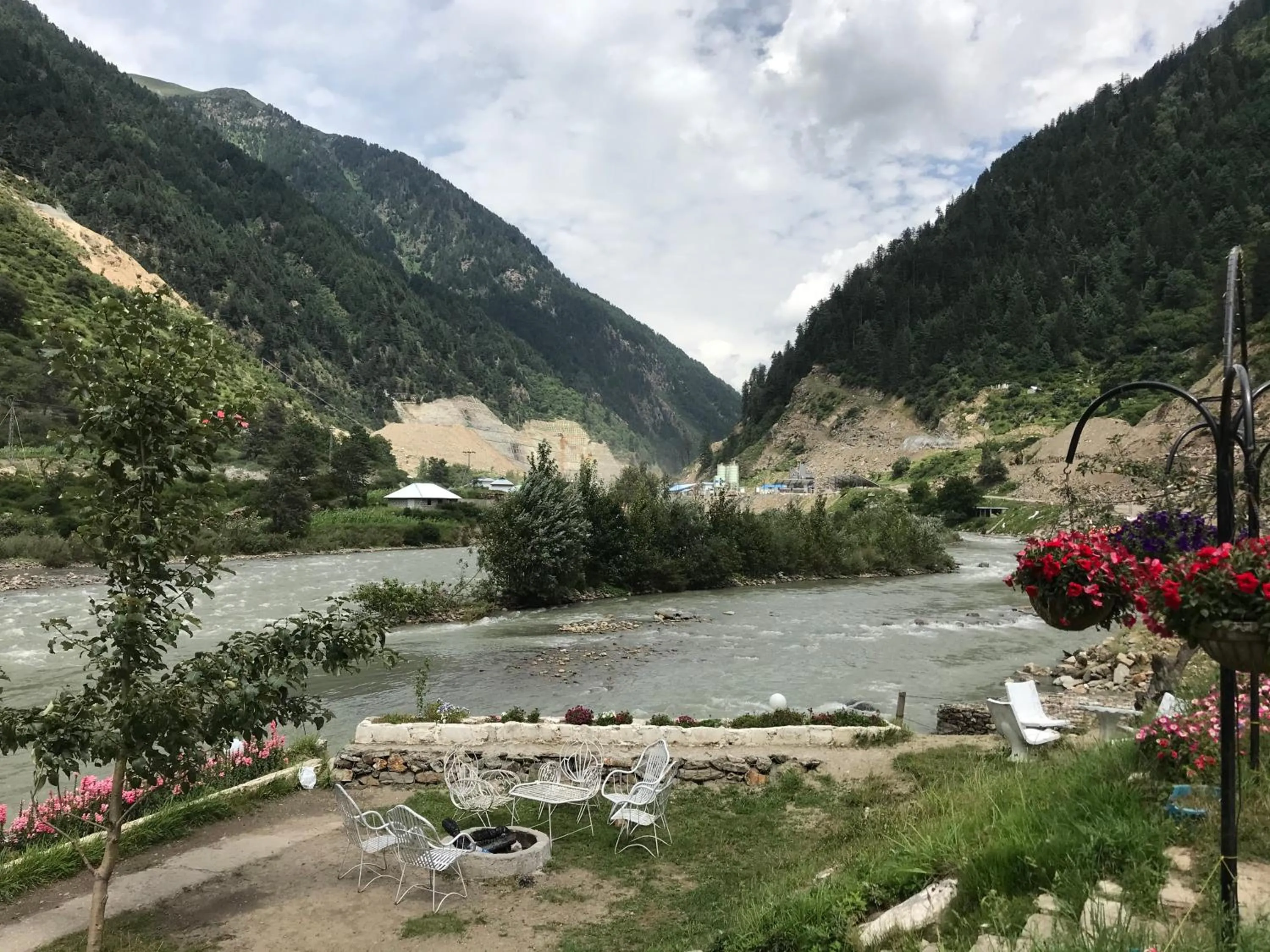 River view in Parhena Cottages Bella Naran