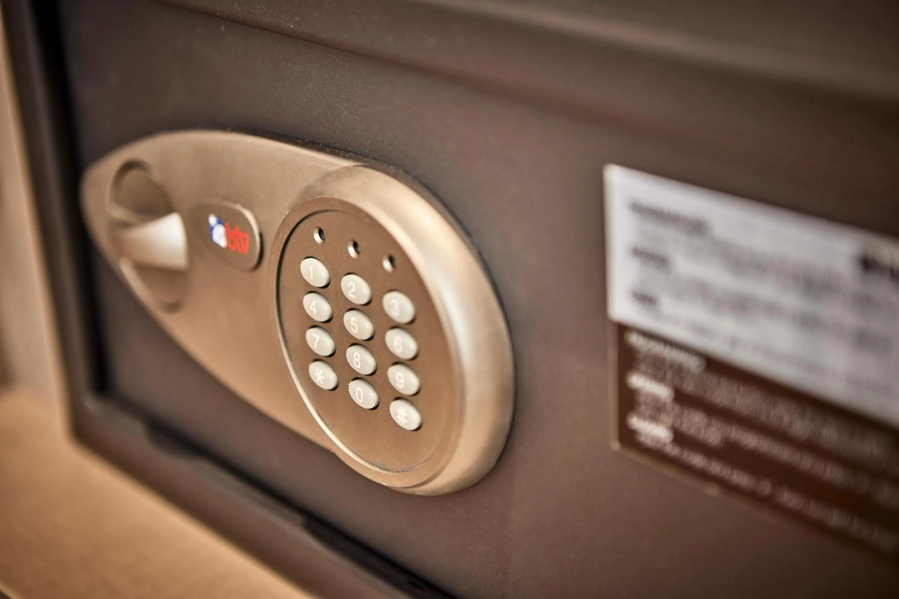 safe in JOE'S GOMILA BOUTIQUE HOTEL