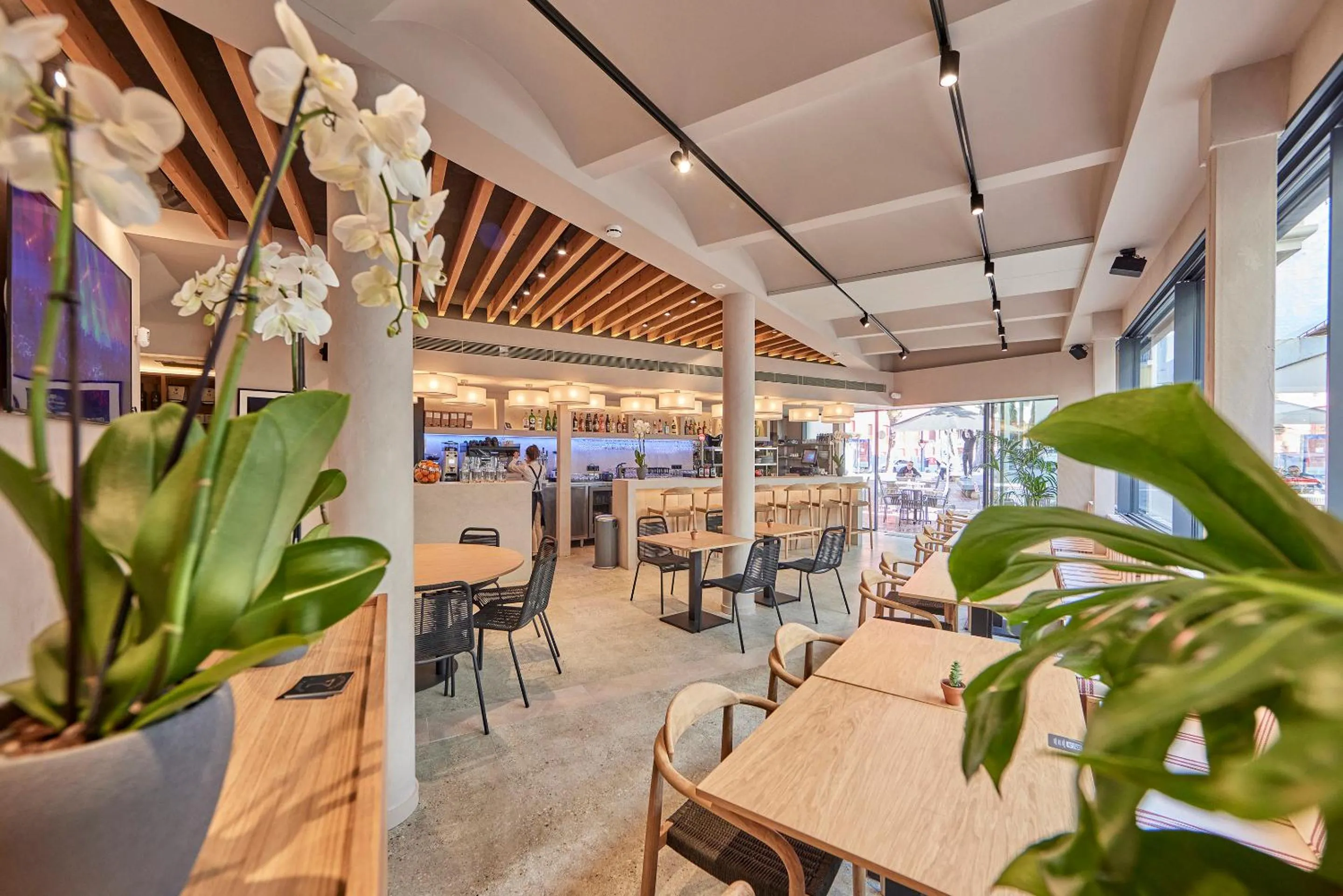 Restaurant/places to eat in JOE'S GOMILA BOUTIQUE HOTEL