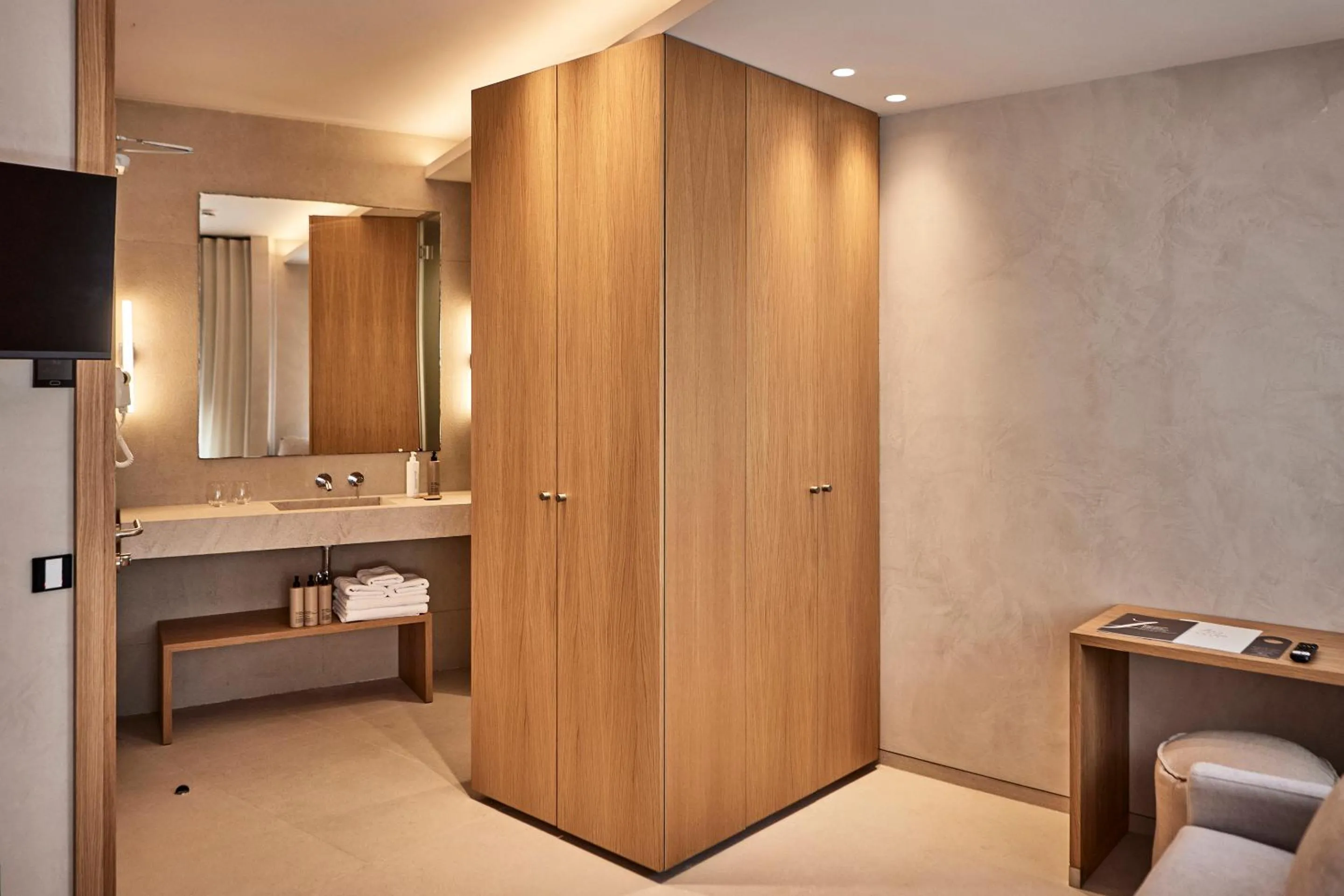 Bathroom, Bed in JOE'S GOMILA BOUTIQUE HOTEL