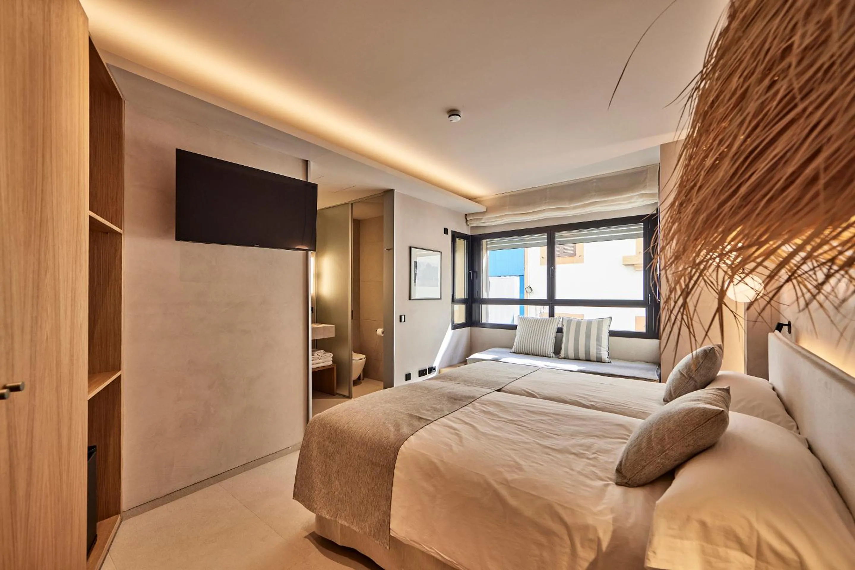 TV and multimedia, Bed in JOE'S GOMILA BOUTIQUE HOTEL