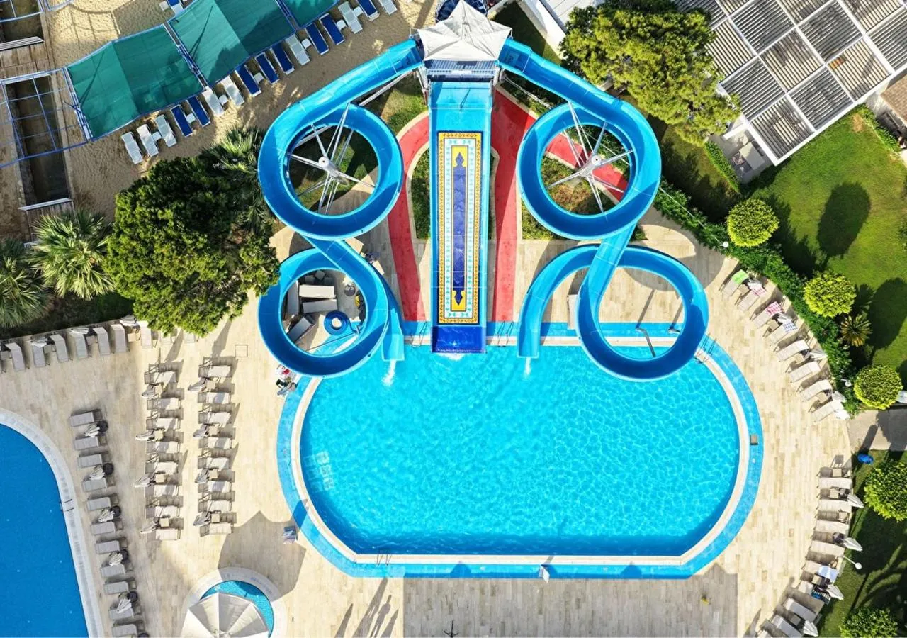 Swimming pool in Özkaymak Select Resort Hotel - Ultra All Inclusive