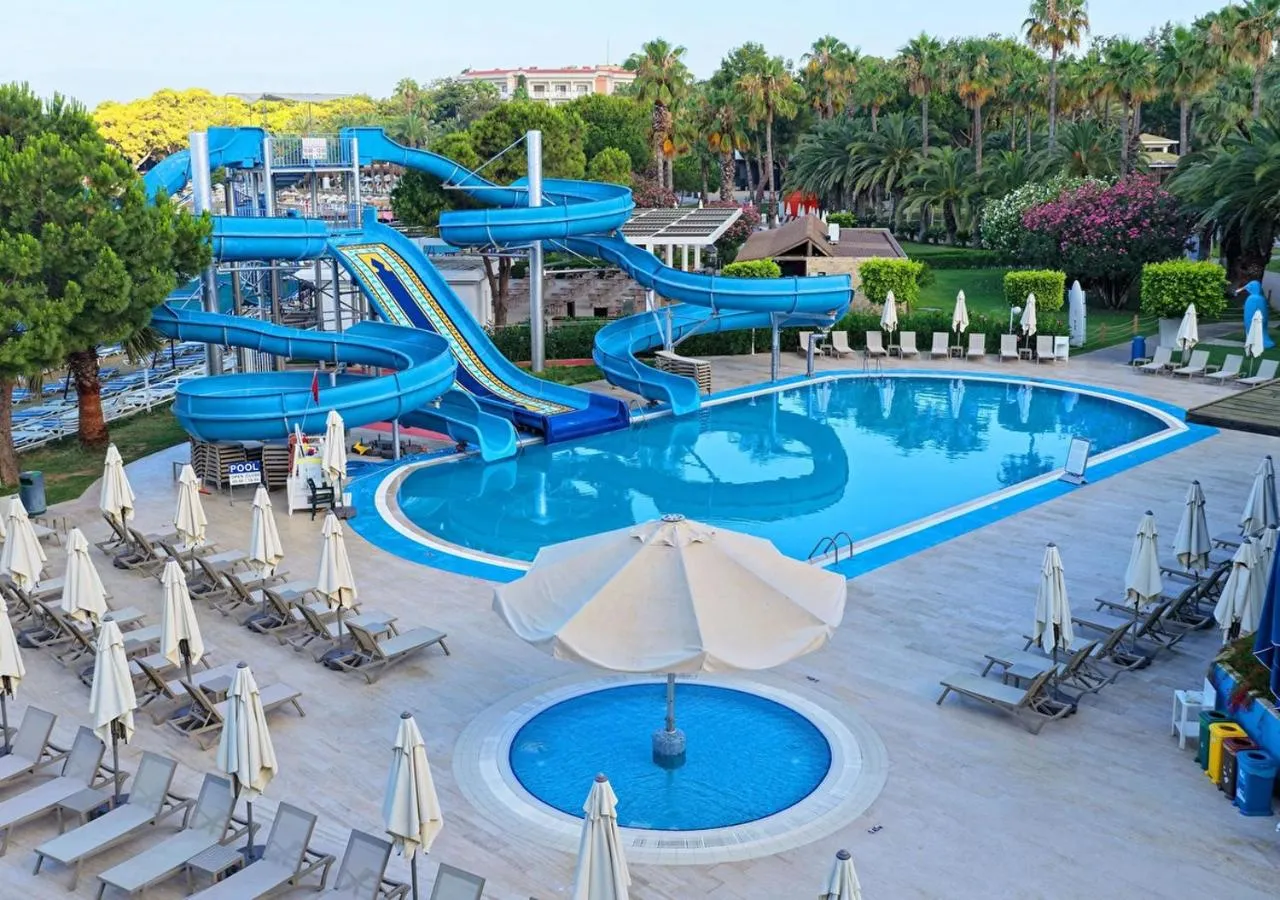 Swimming pool in Özkaymak Select Resort Hotel - Ultra All Inclusive