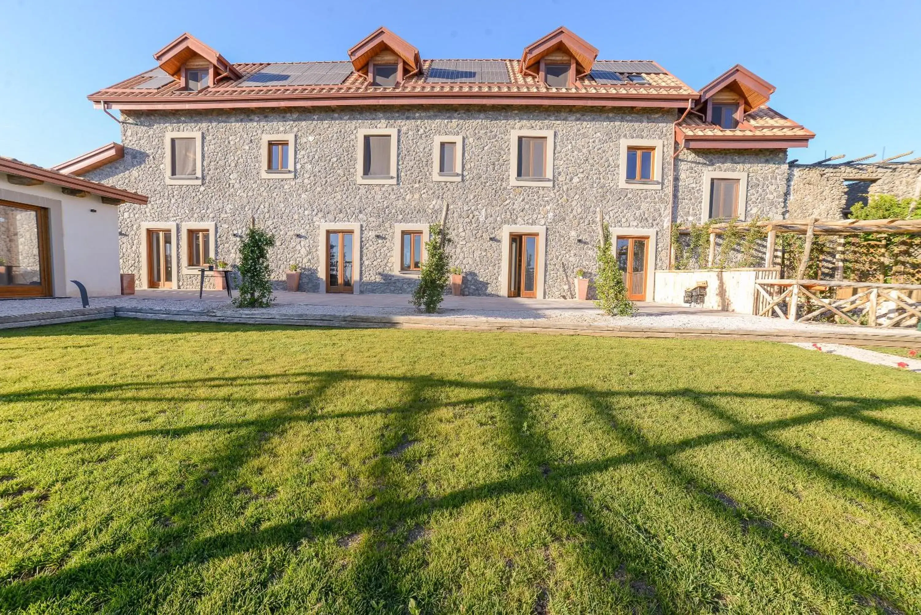 Property building in Antichi Orti del Sole Property building in Antichi Orti del Sole