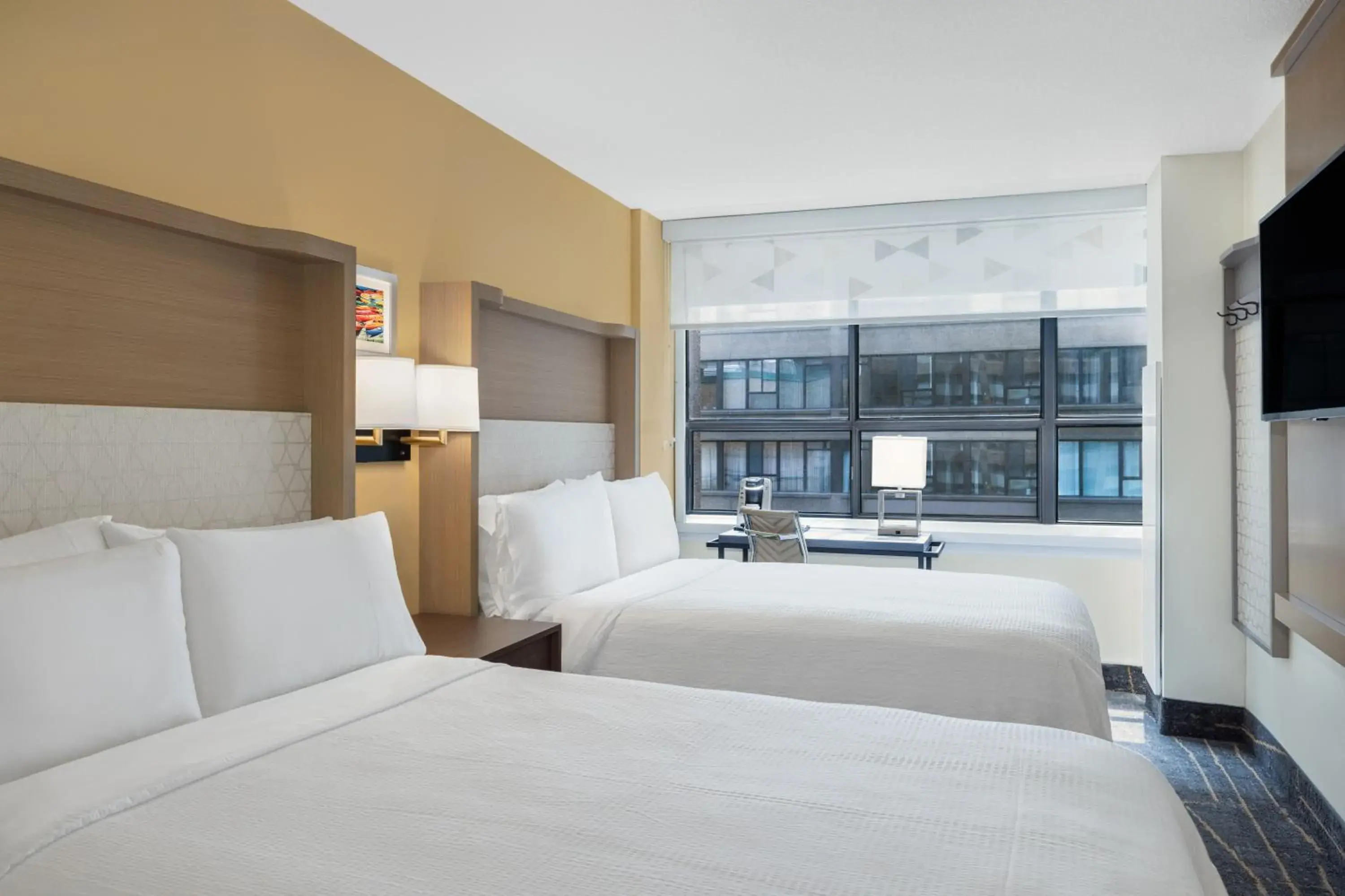 Bed in Holiday Inn Toronto Downtown Centre by IHG Bed in Holiday Inn Toronto Downtown Centre by IHG