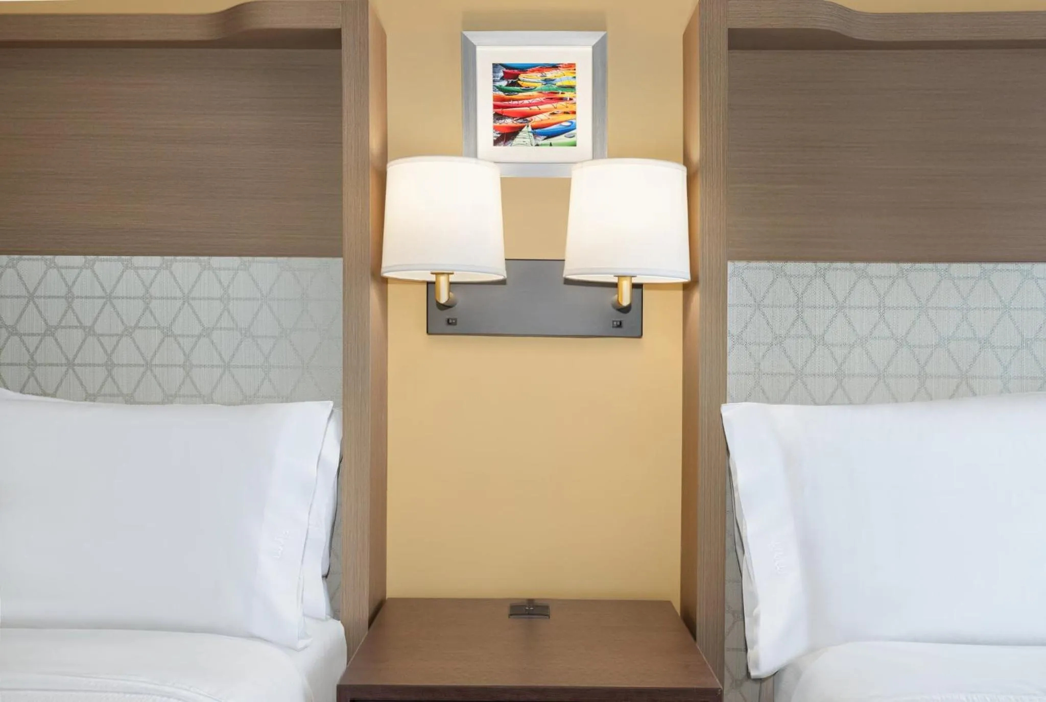 Photo of the whole room, Bed in Holiday Inn Toronto Downtown Centre by IHG