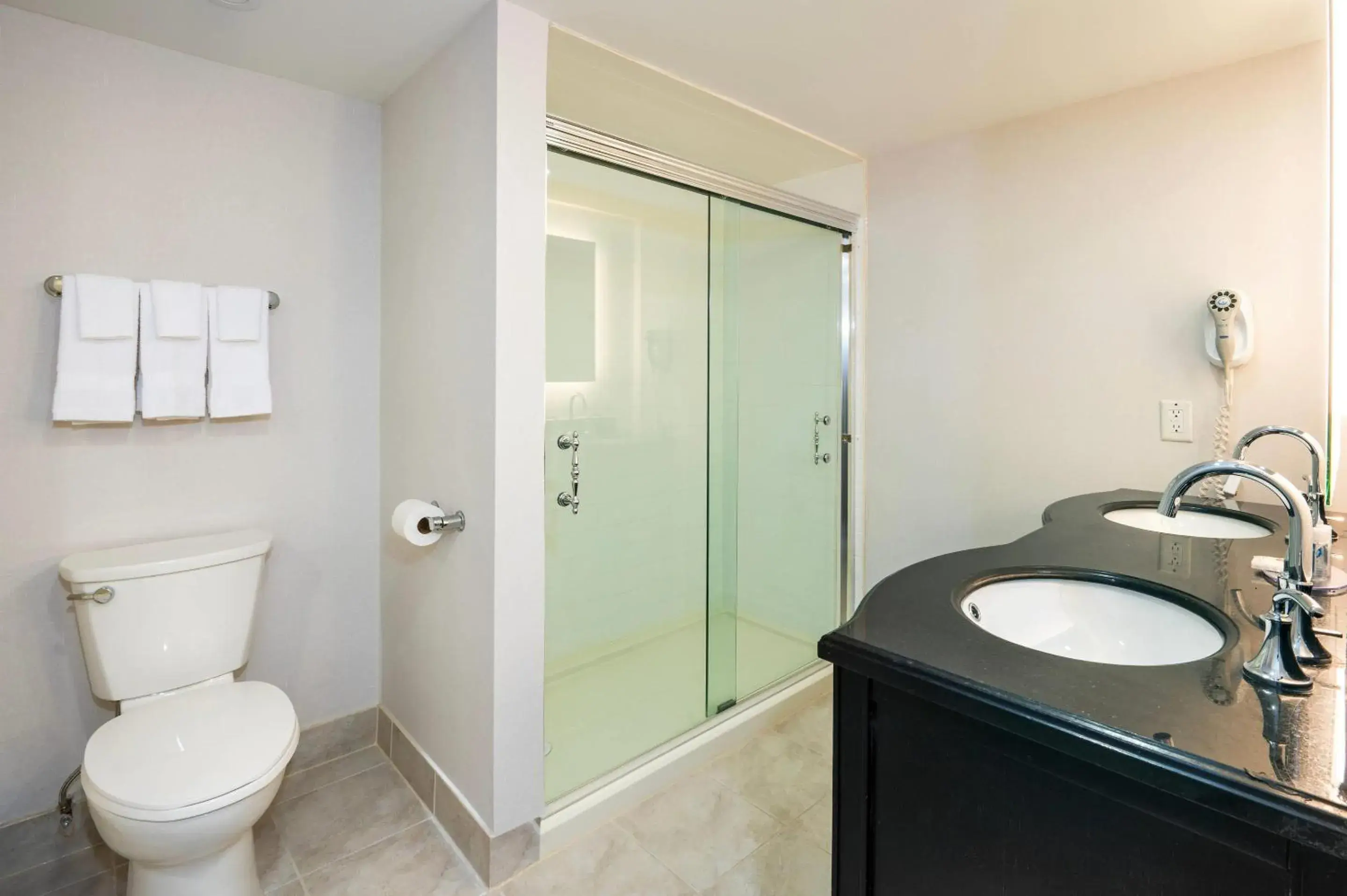 Bedroom in Comfort Inn & Conference Centre Toronto Airport Bedroom in Comfort Inn & Conference Centre Toronto Airport