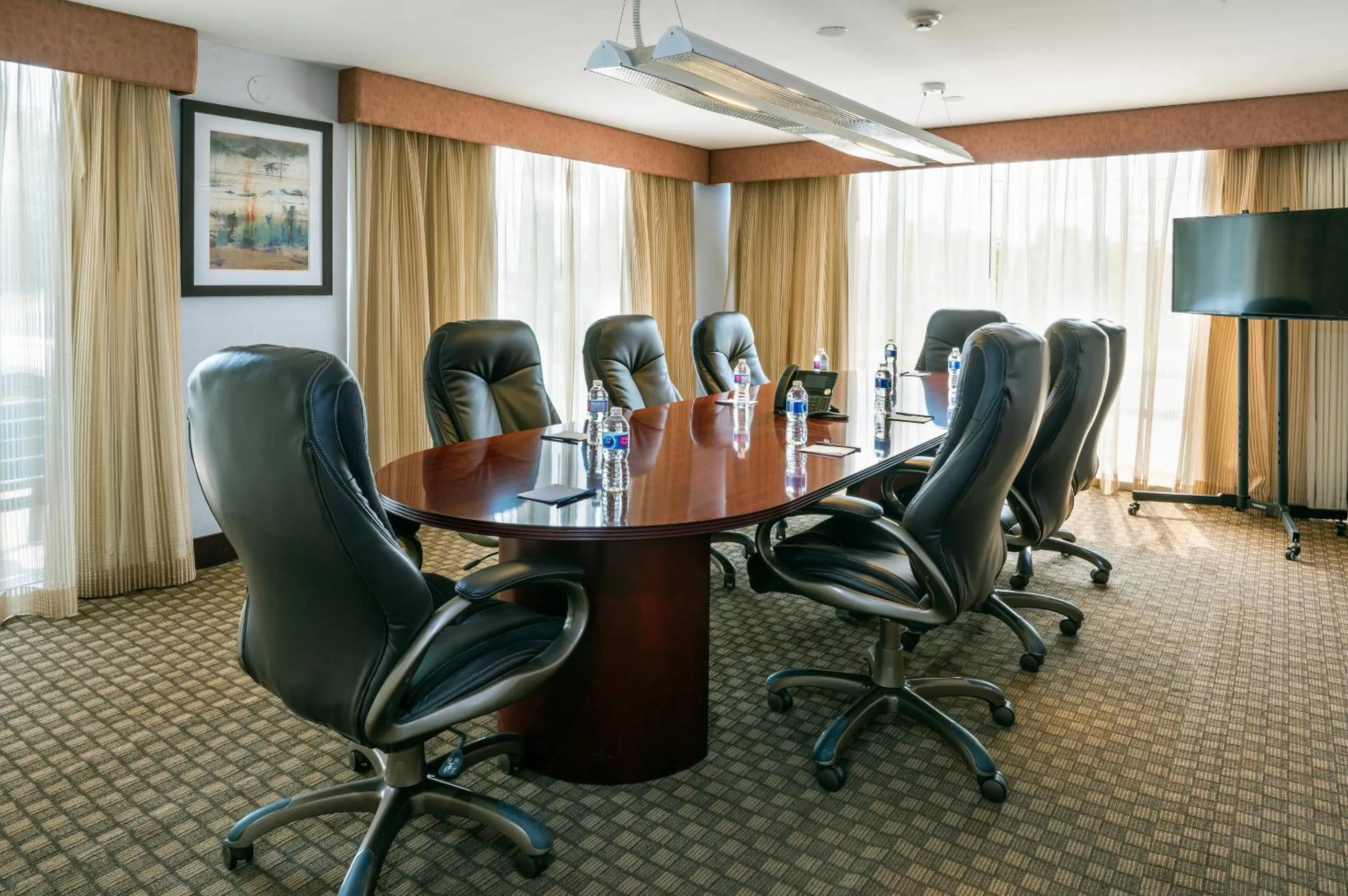Meeting/conference room in Comfort Inn & Conference Centre Toronto Airport