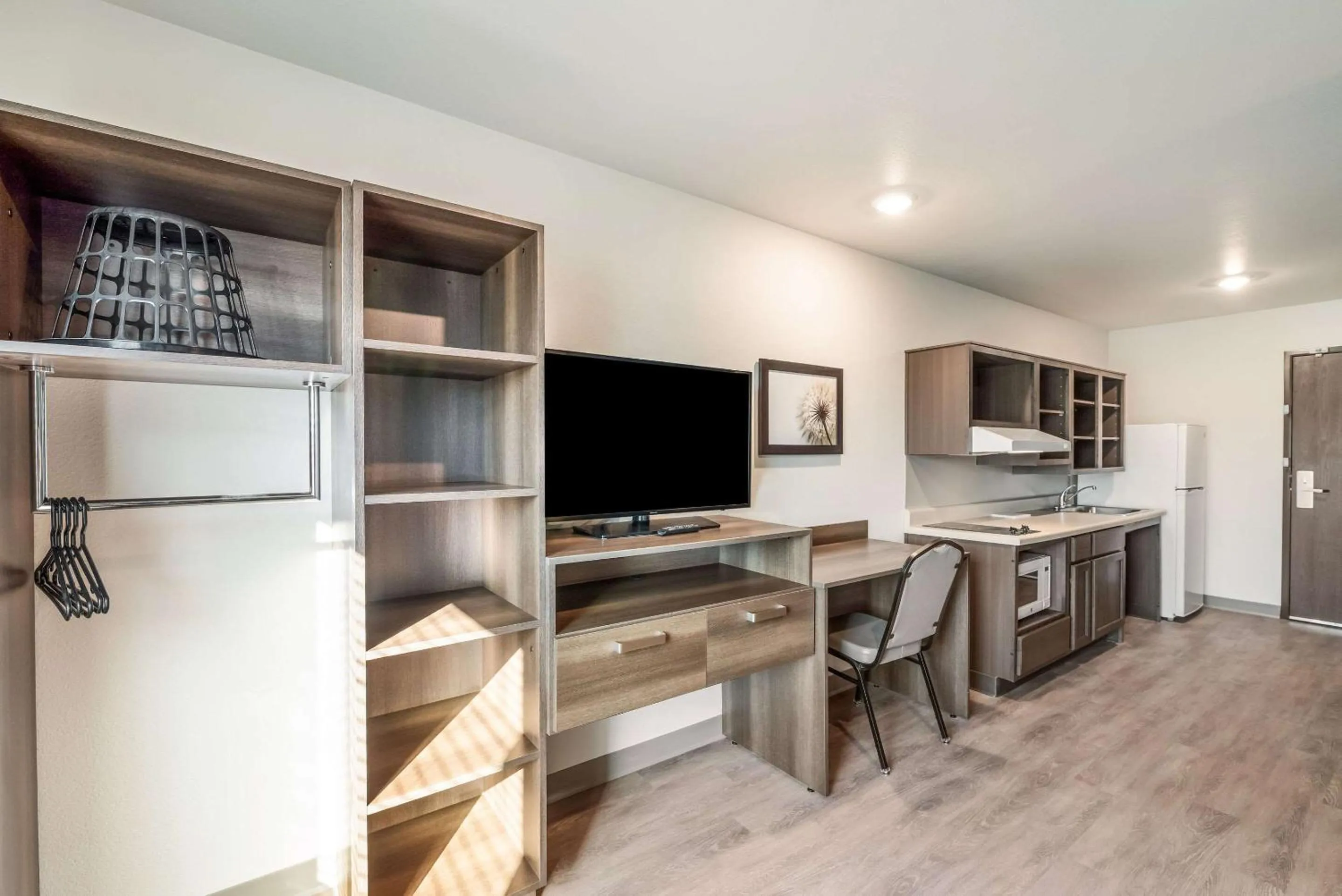 Photo of the whole room in WoodSpring Suites Tucson-South