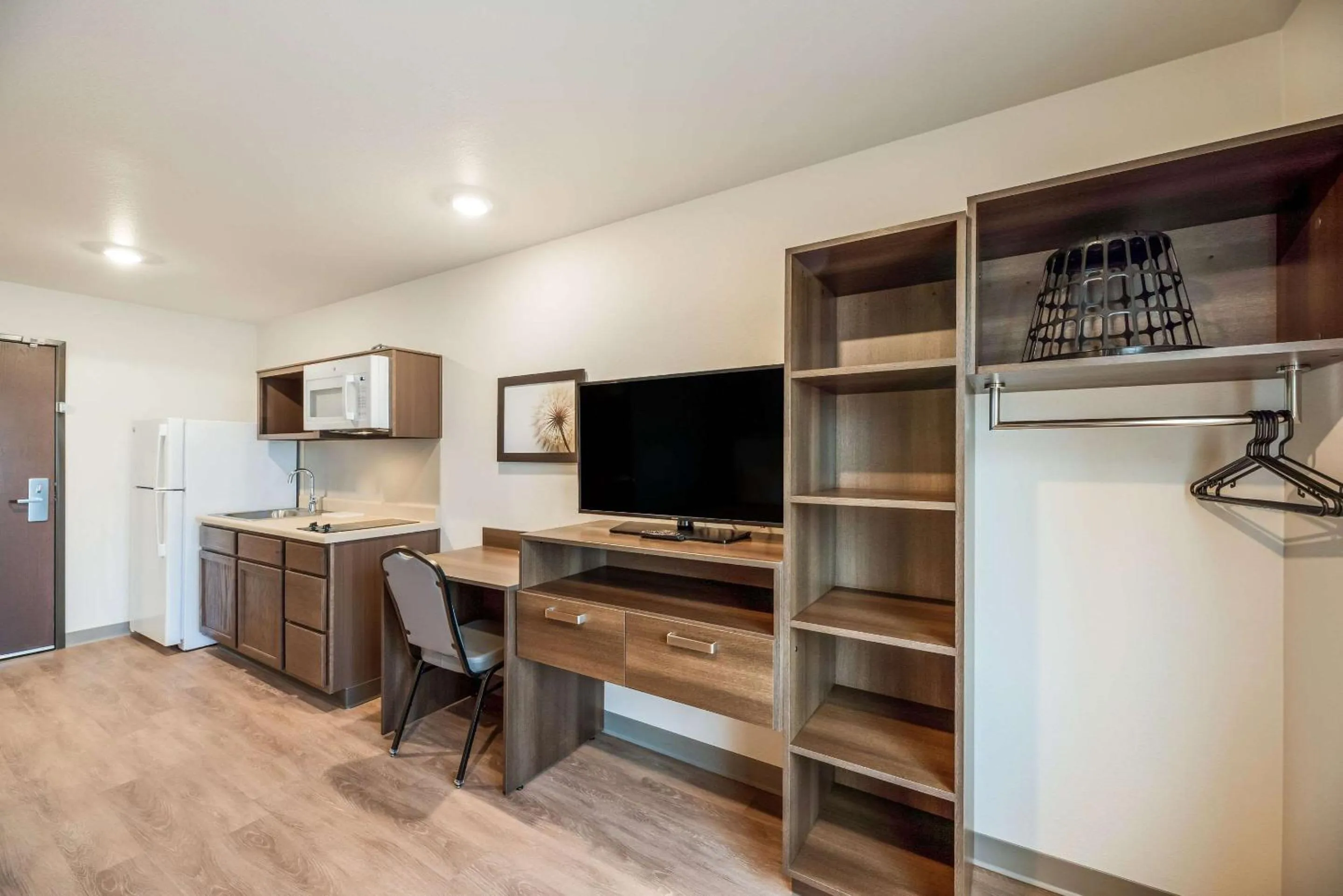 Photo of the whole room in WoodSpring Suites Tucson-South