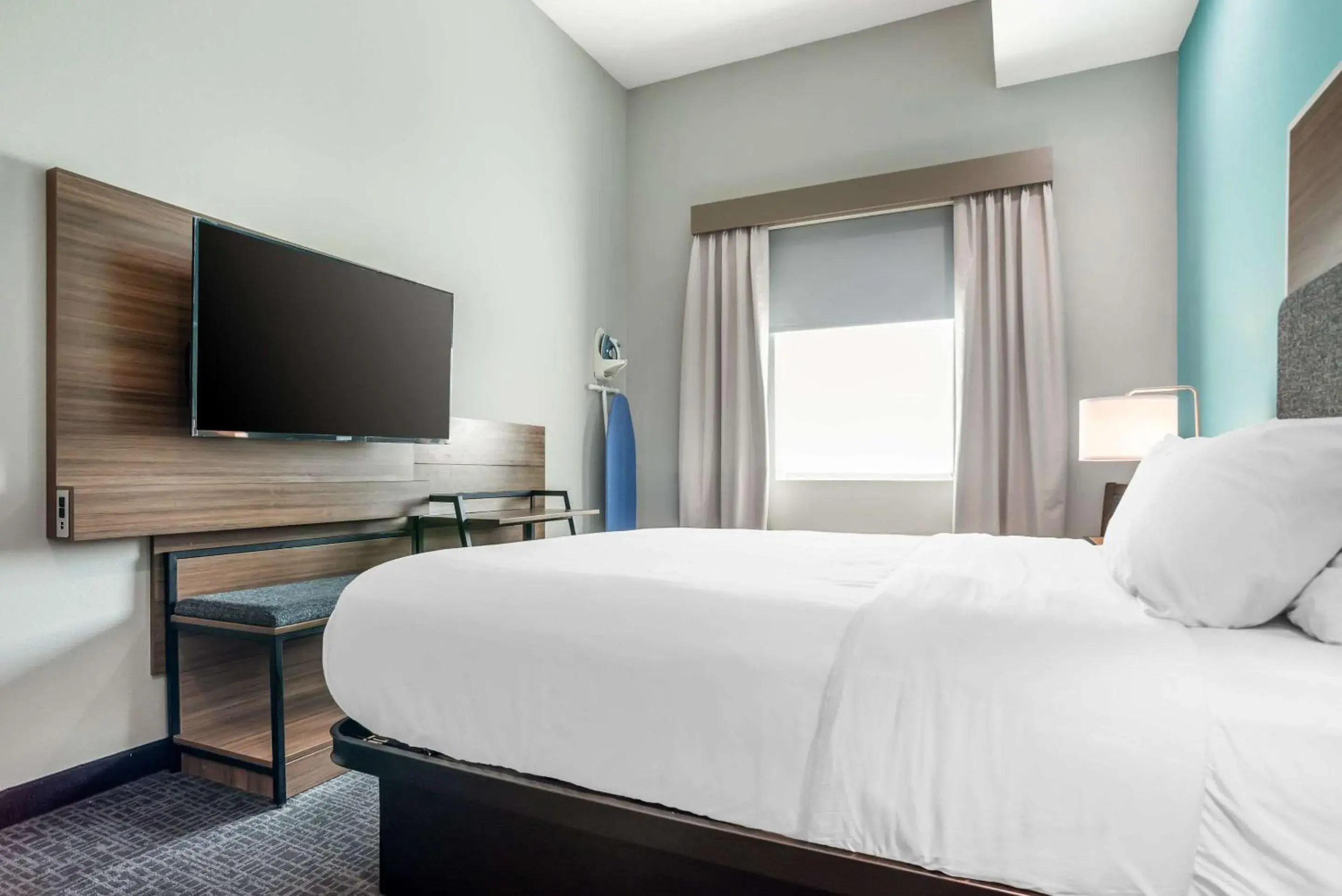 Bedroom, Bed in Comfort Inn Miramar Beach-Destin Bedroom, Bed in Comfort Inn Miramar Beach-Destin