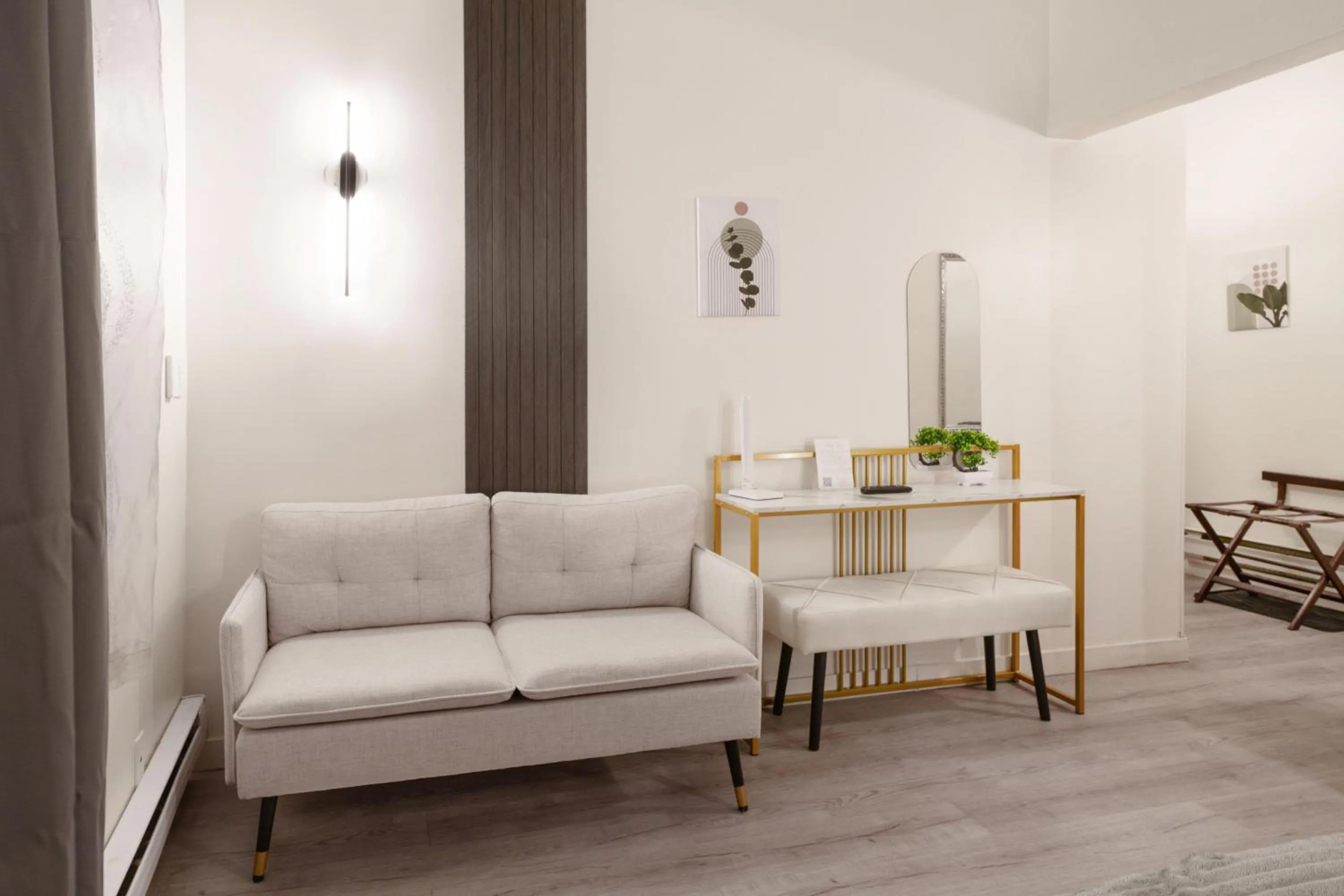 Seating area in Hotel Auberge Manoir Ville Marie