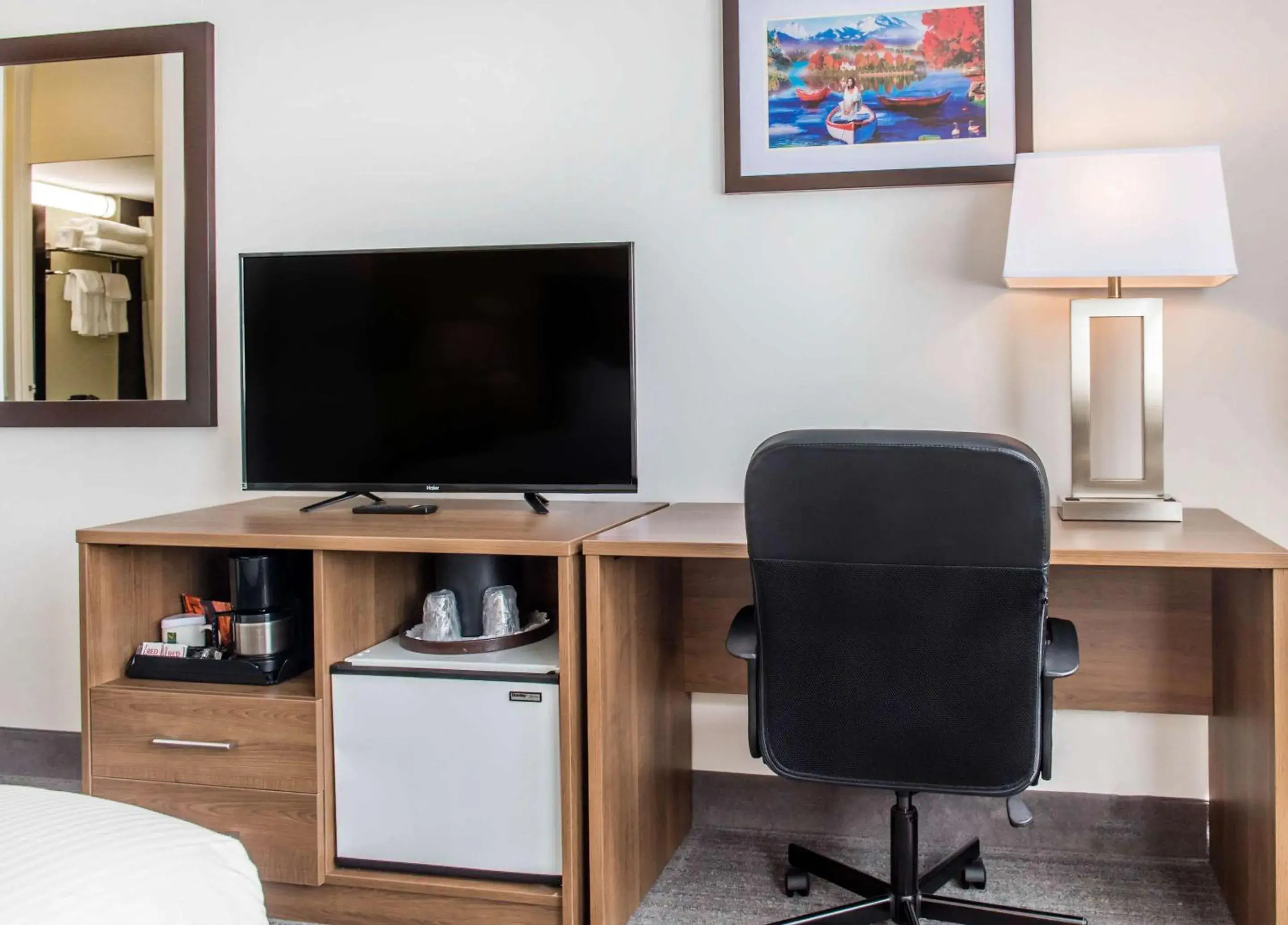 Bedroom in Quality Hotel Dorval Aeroport Bedroom in Quality Hotel Dorval Aeroport