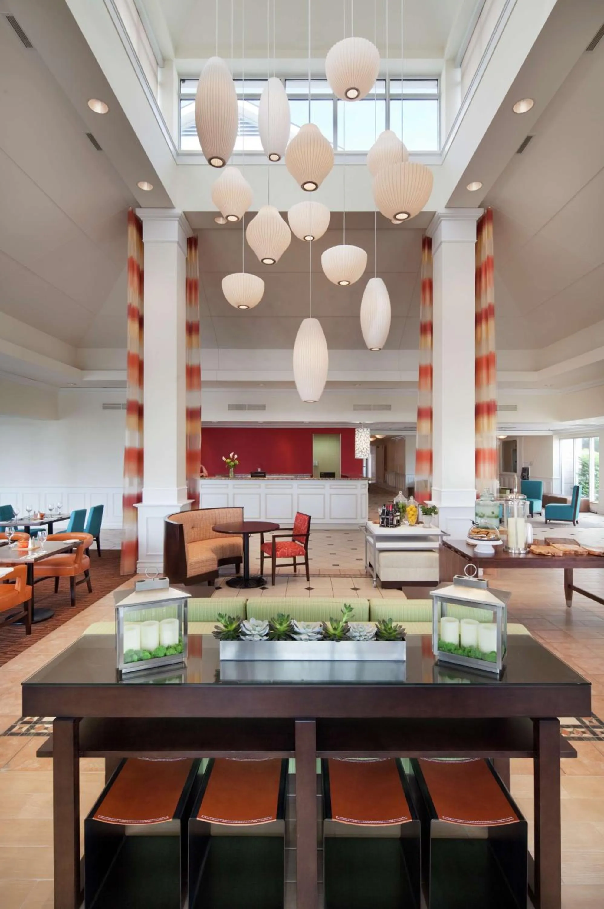 Lobby or reception in Hilton Garden Inn Montreal Airport