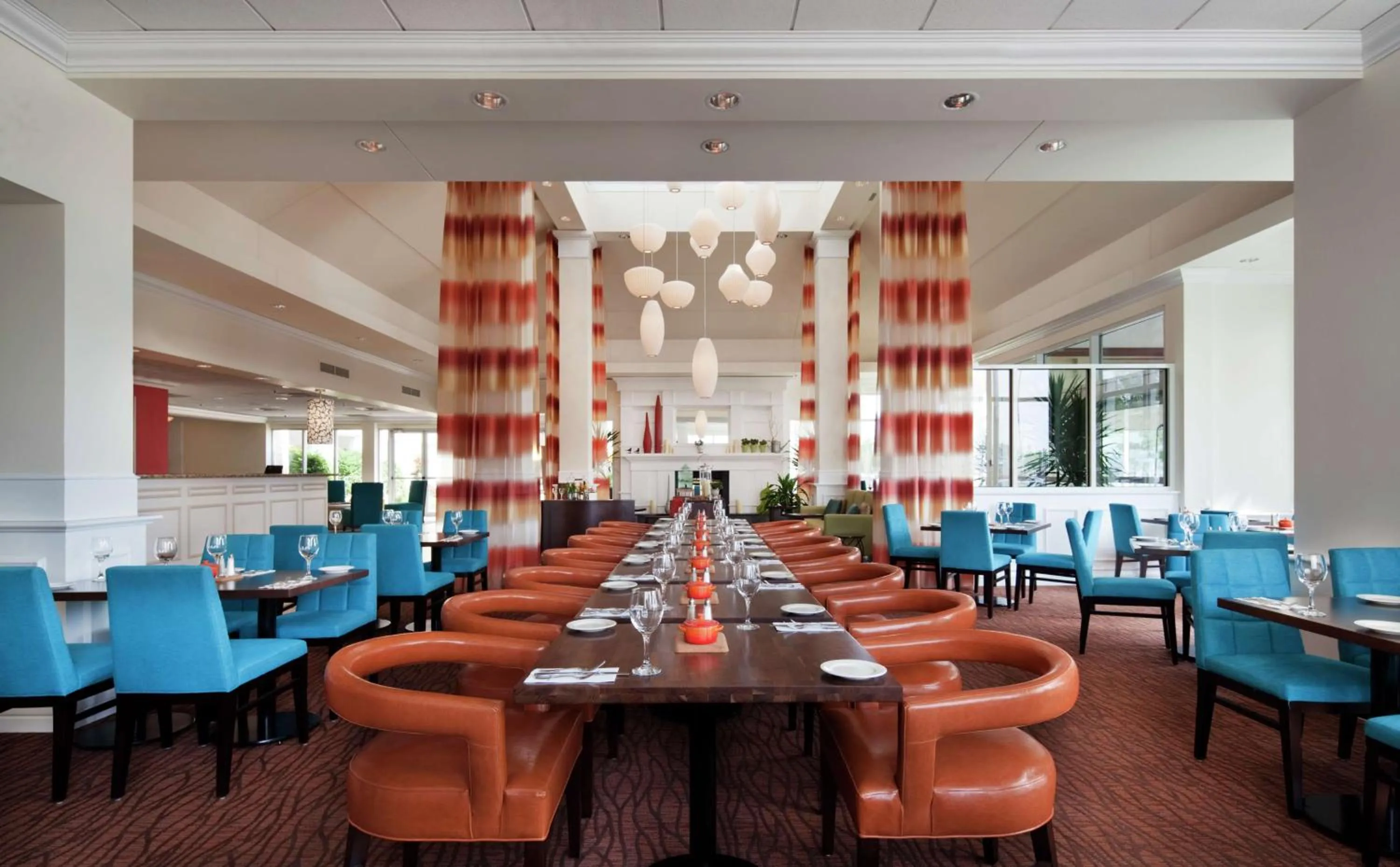 Restaurant/places to eat in Hilton Garden Inn Montreal Airport