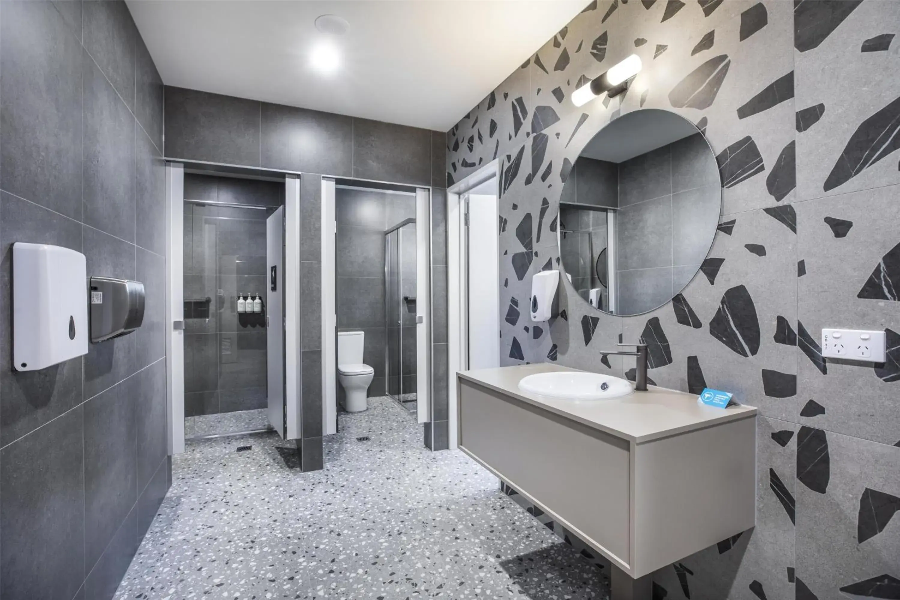 Standard Twin Room with Shared Bathroom in Royal Hotel by Nightcap Social Standard Twin Room with Shared Bathroom in Royal Hotel by Nightcap Social