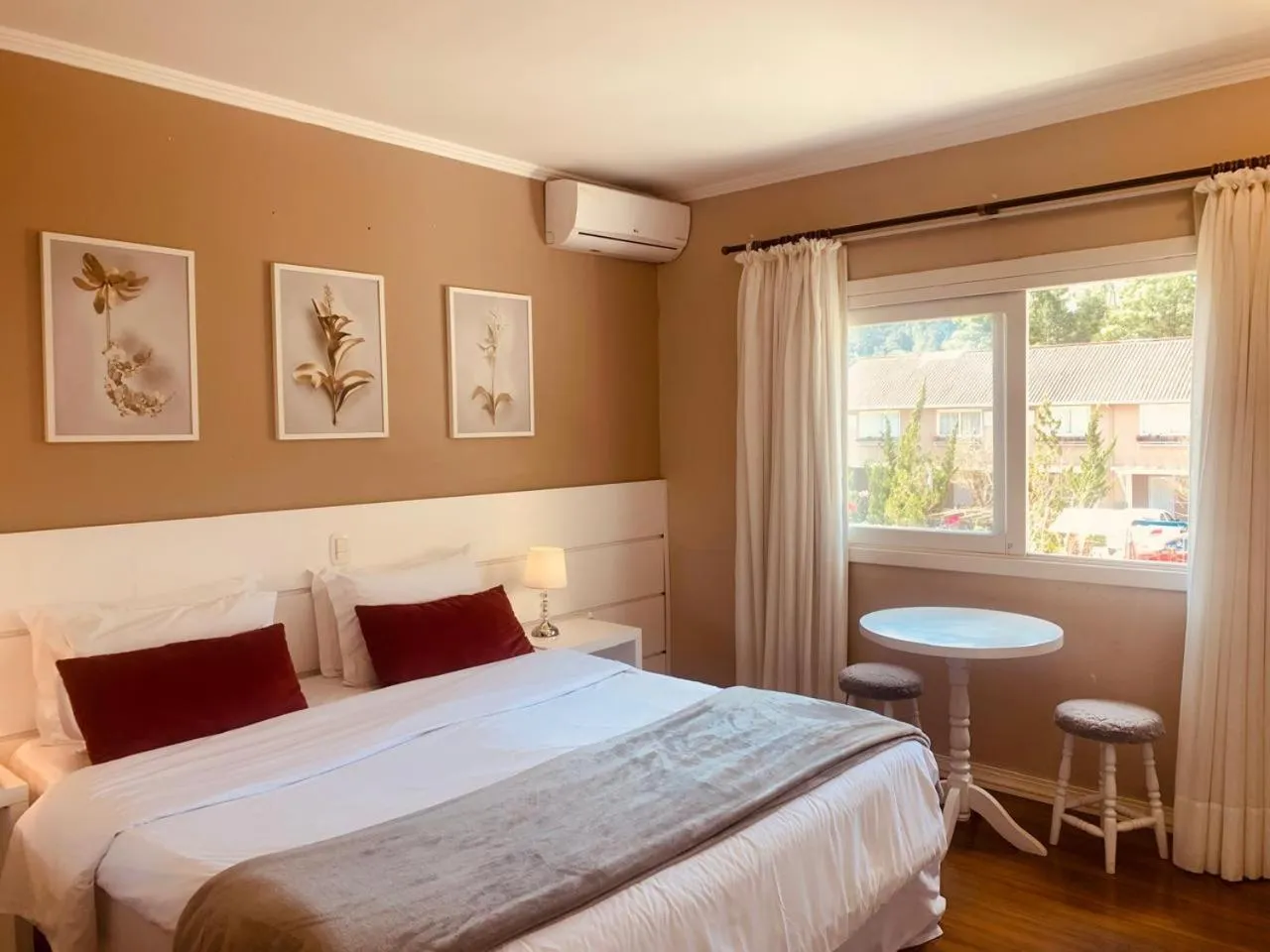 View (from property/room), Bed in Pousada Quinta do Vale