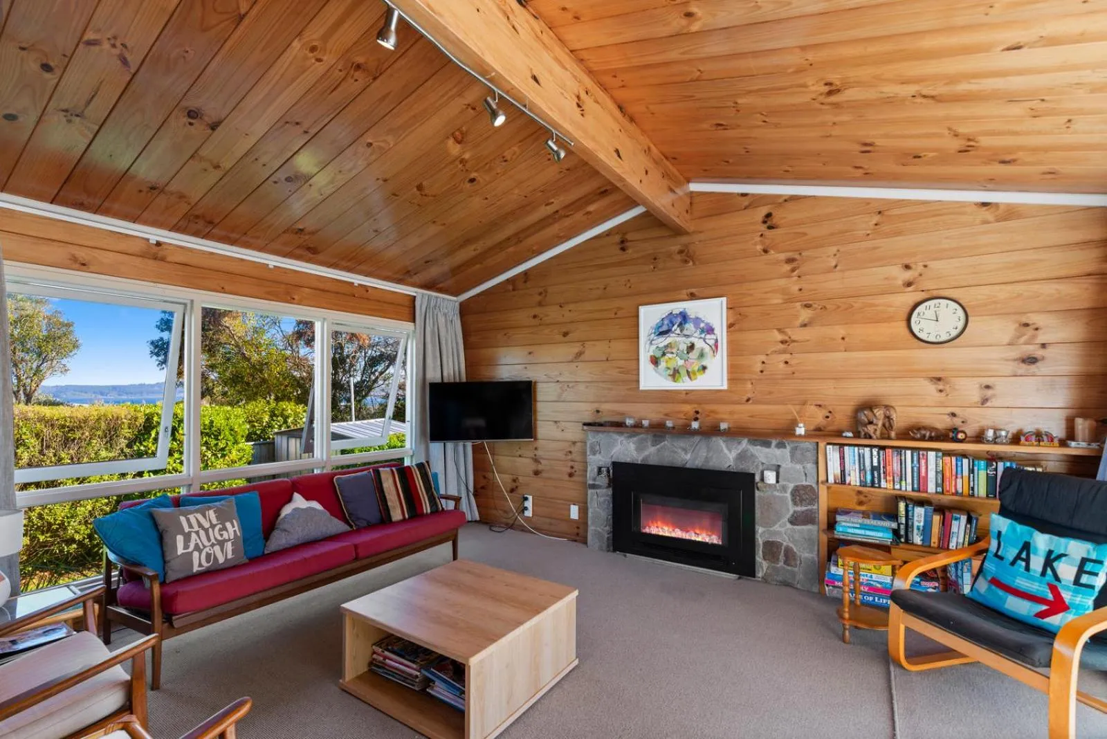 The Lake Escape - Taupo Holiday Home