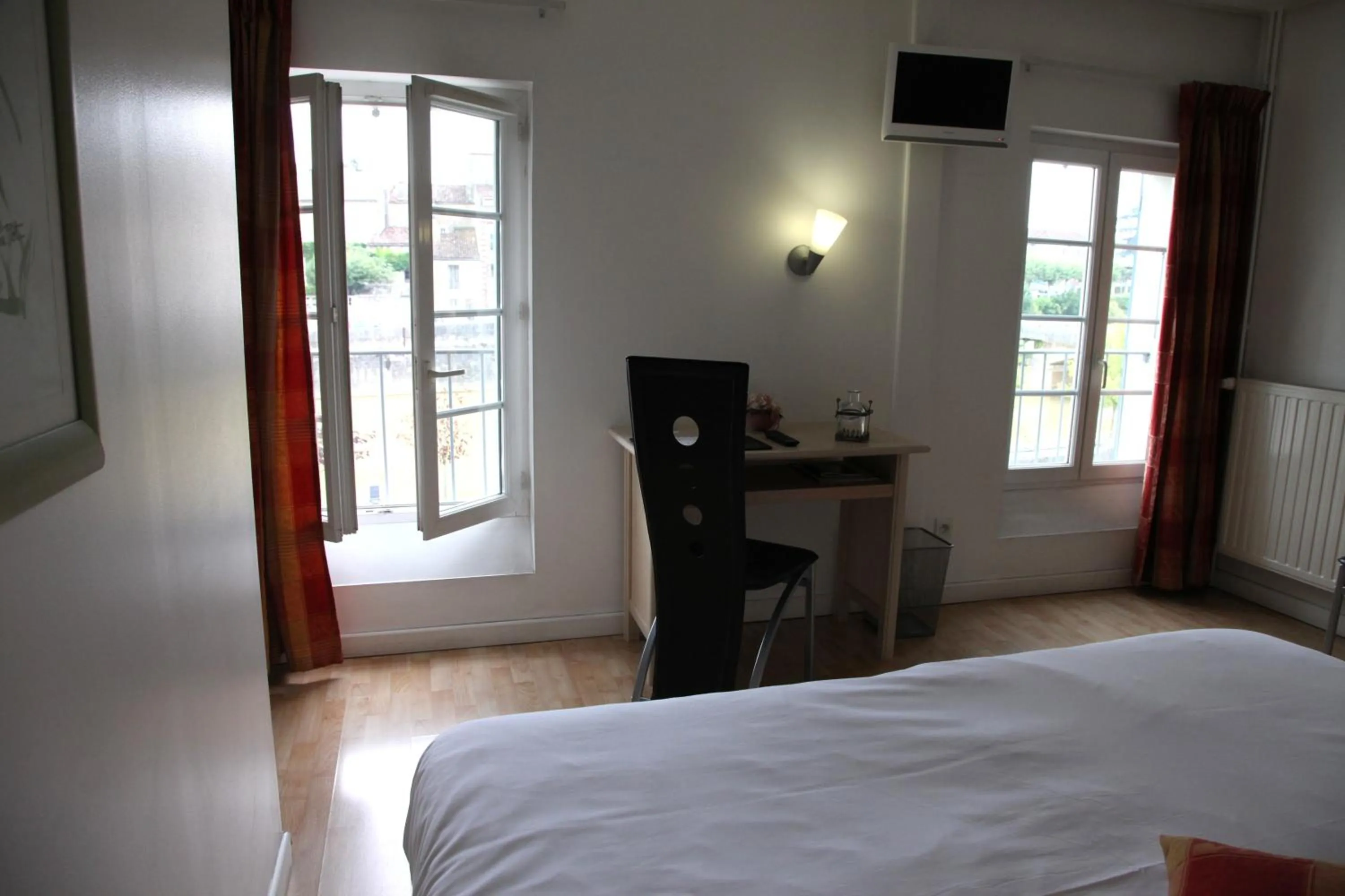 Bedroom, Bed in Le Continental