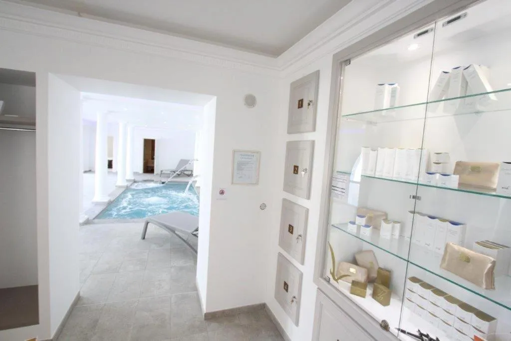 Spa and wellness centre/facilities, Bed in Le Continental