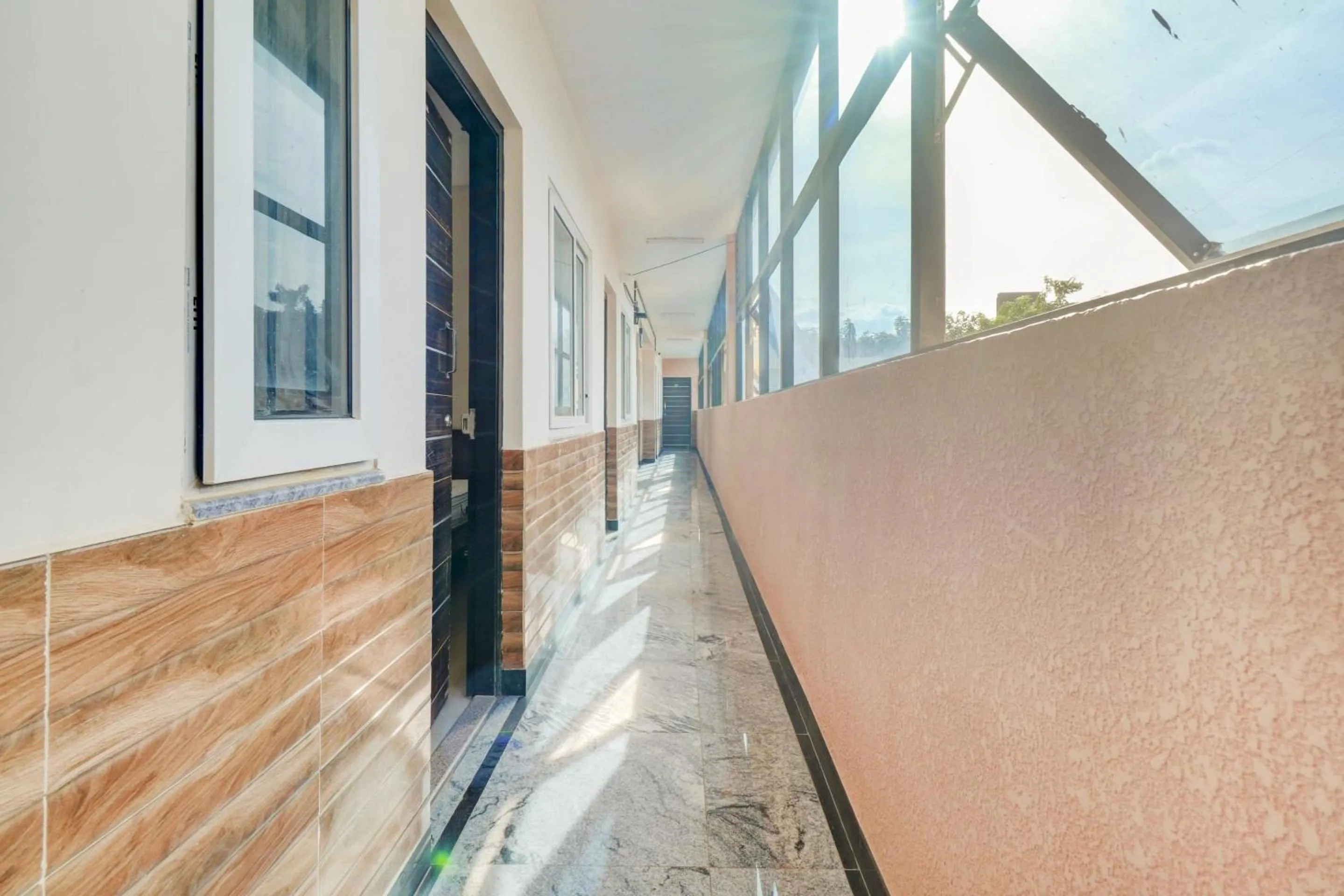 Lobby or reception in Hotel O Elite Lifestyle Red Rose Near 7d Voyage