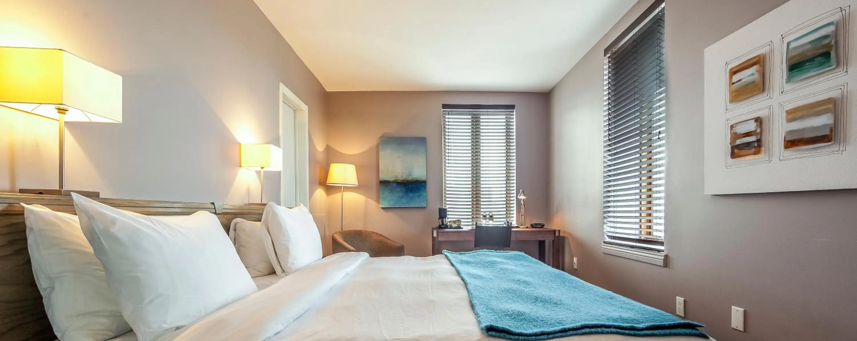 Bed in Auberge de La Fontaine