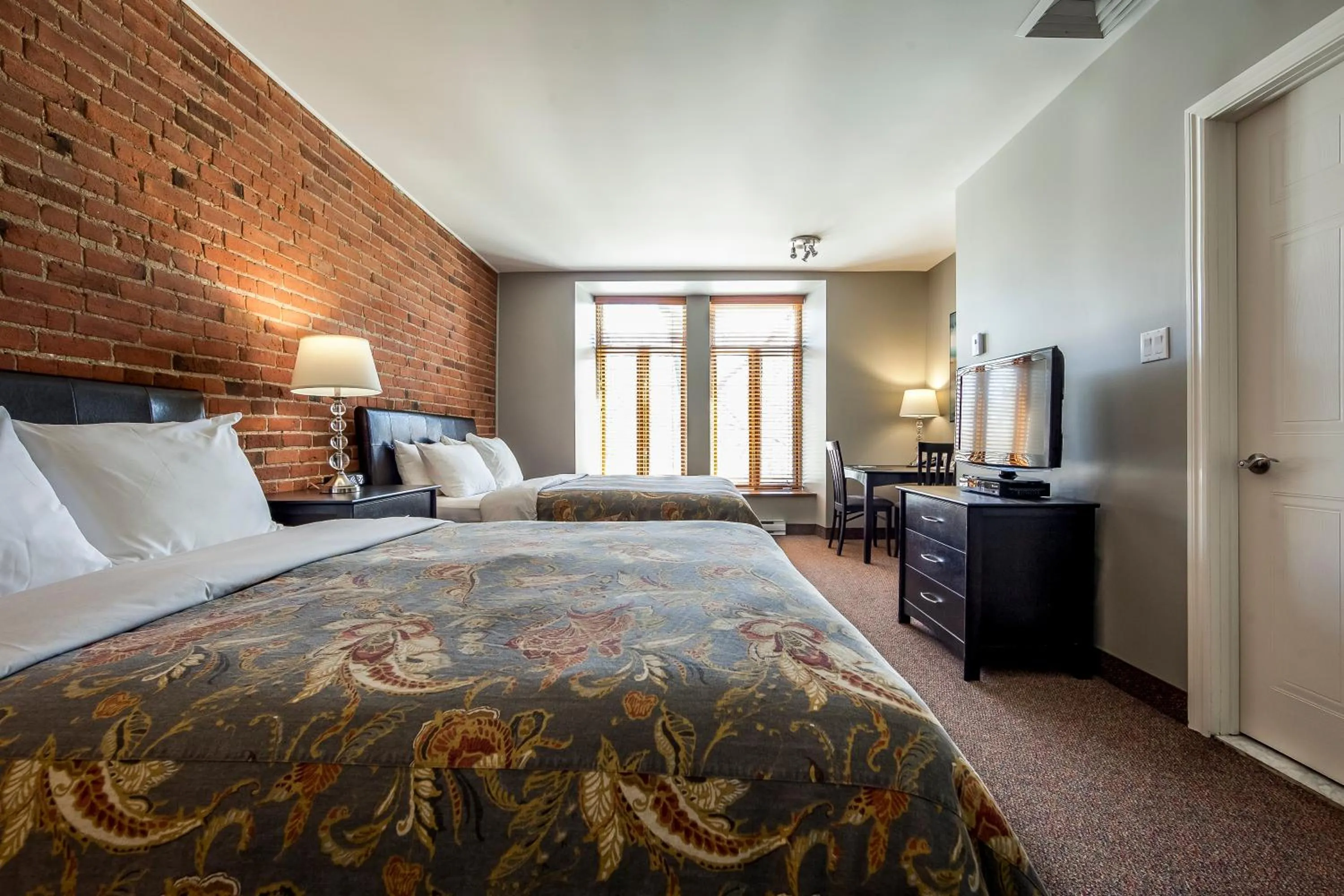 Bed in Auberge de La Fontaine