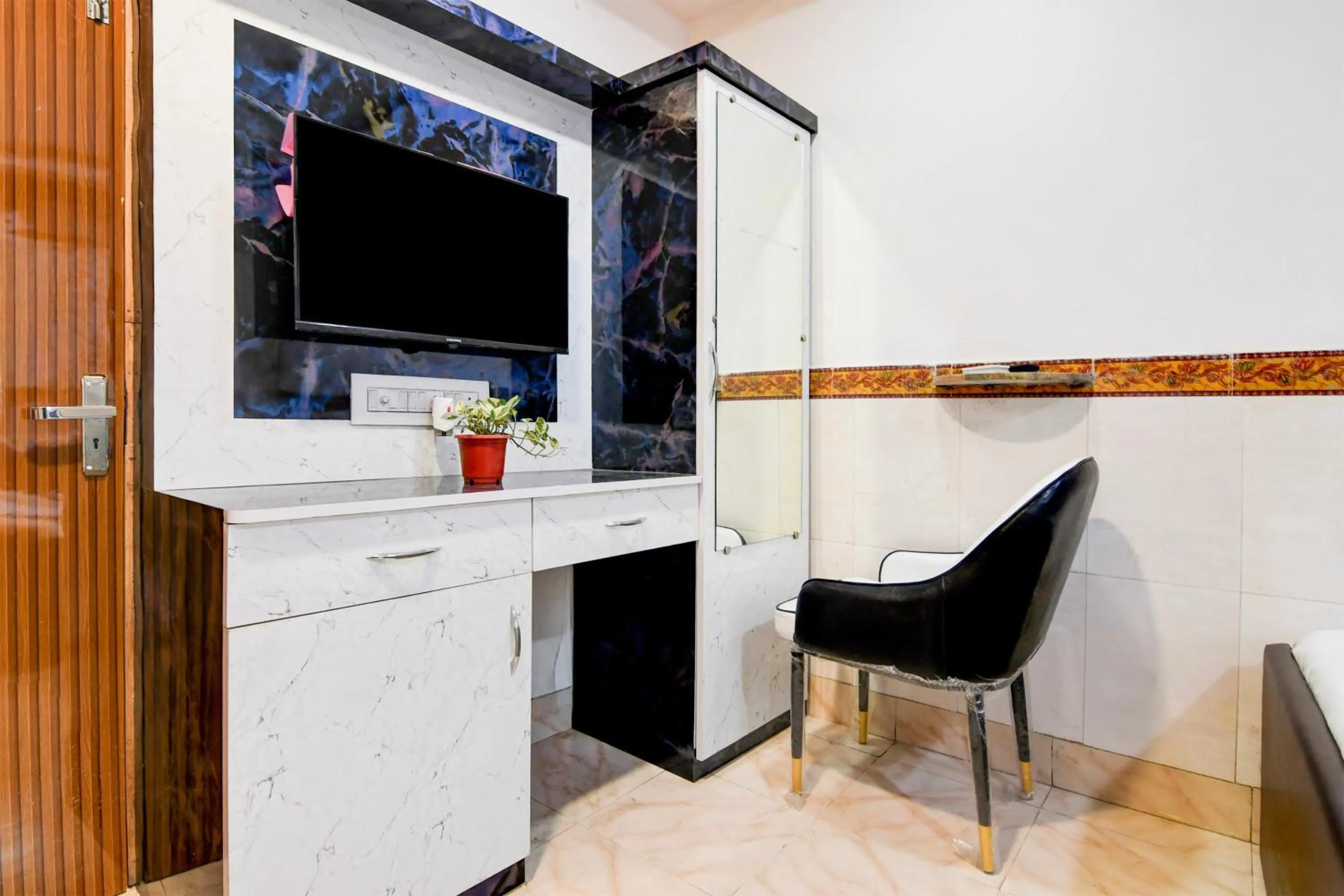 Bedroom in Super Hotel Continental Restuarant & Cafe