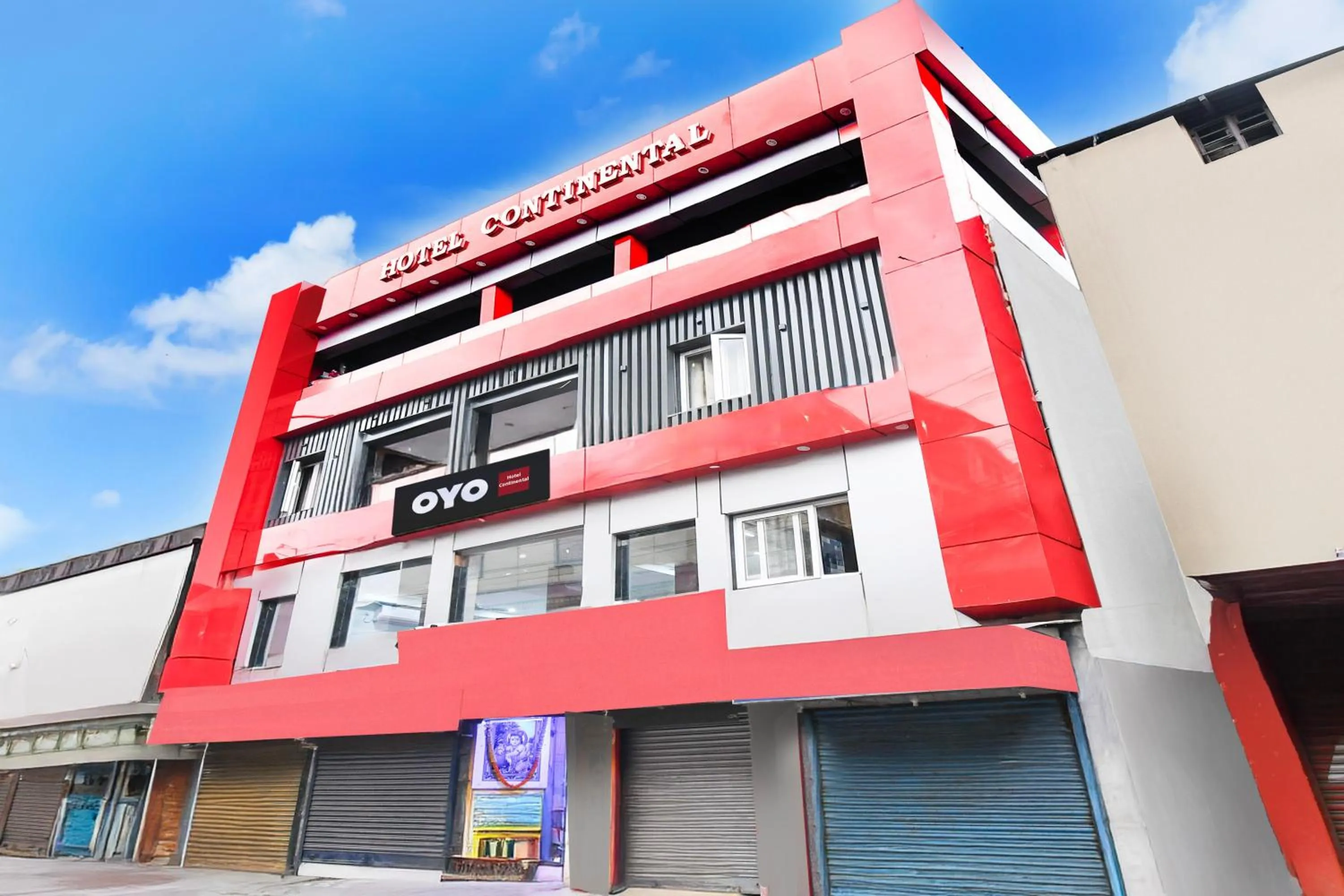 Facade/entrance in Super Hotel Continental Restuarant & Cafe