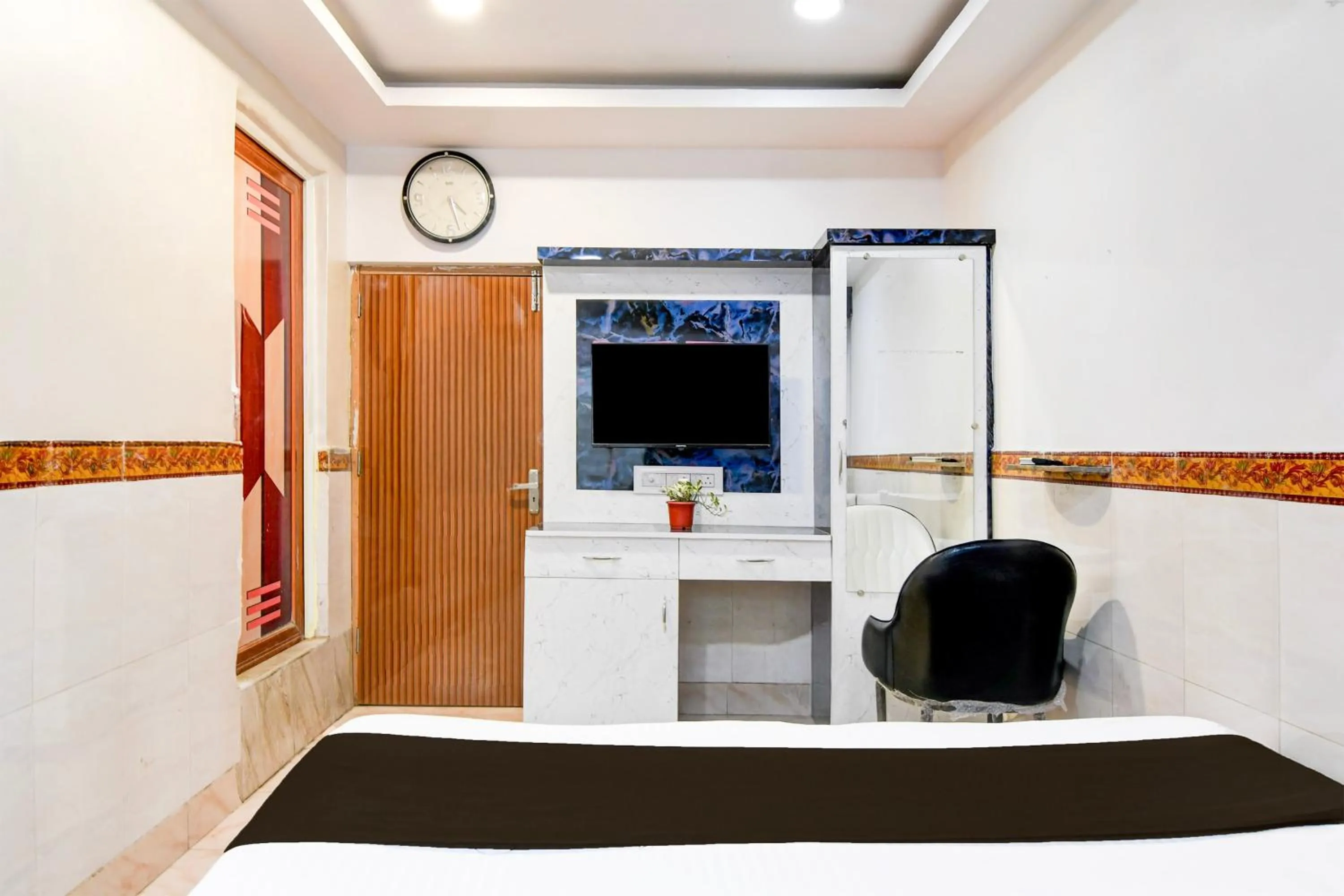 Bedroom in Super Hotel Continental Restuarant & Cafe