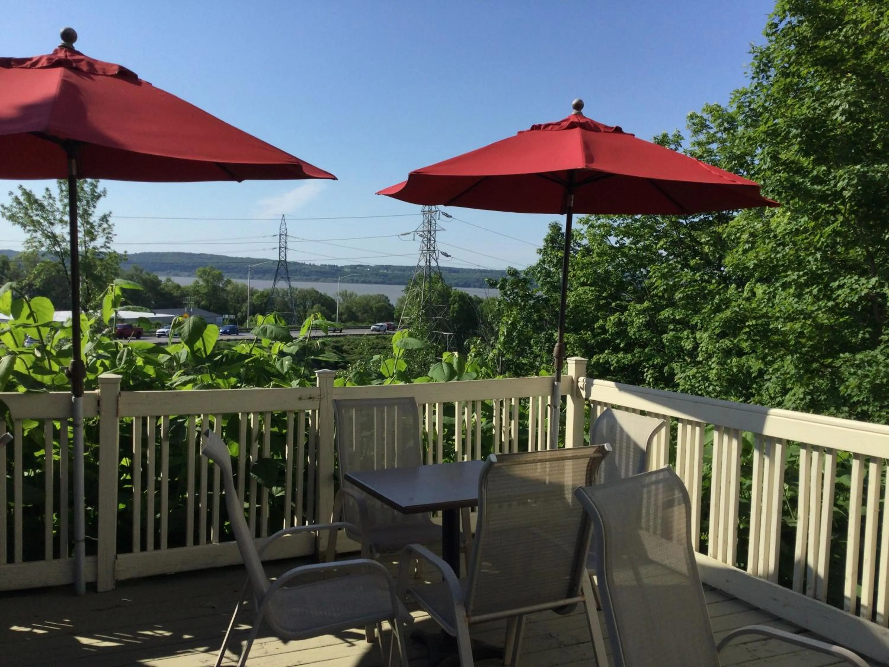 Patio in Auberge La Camarine