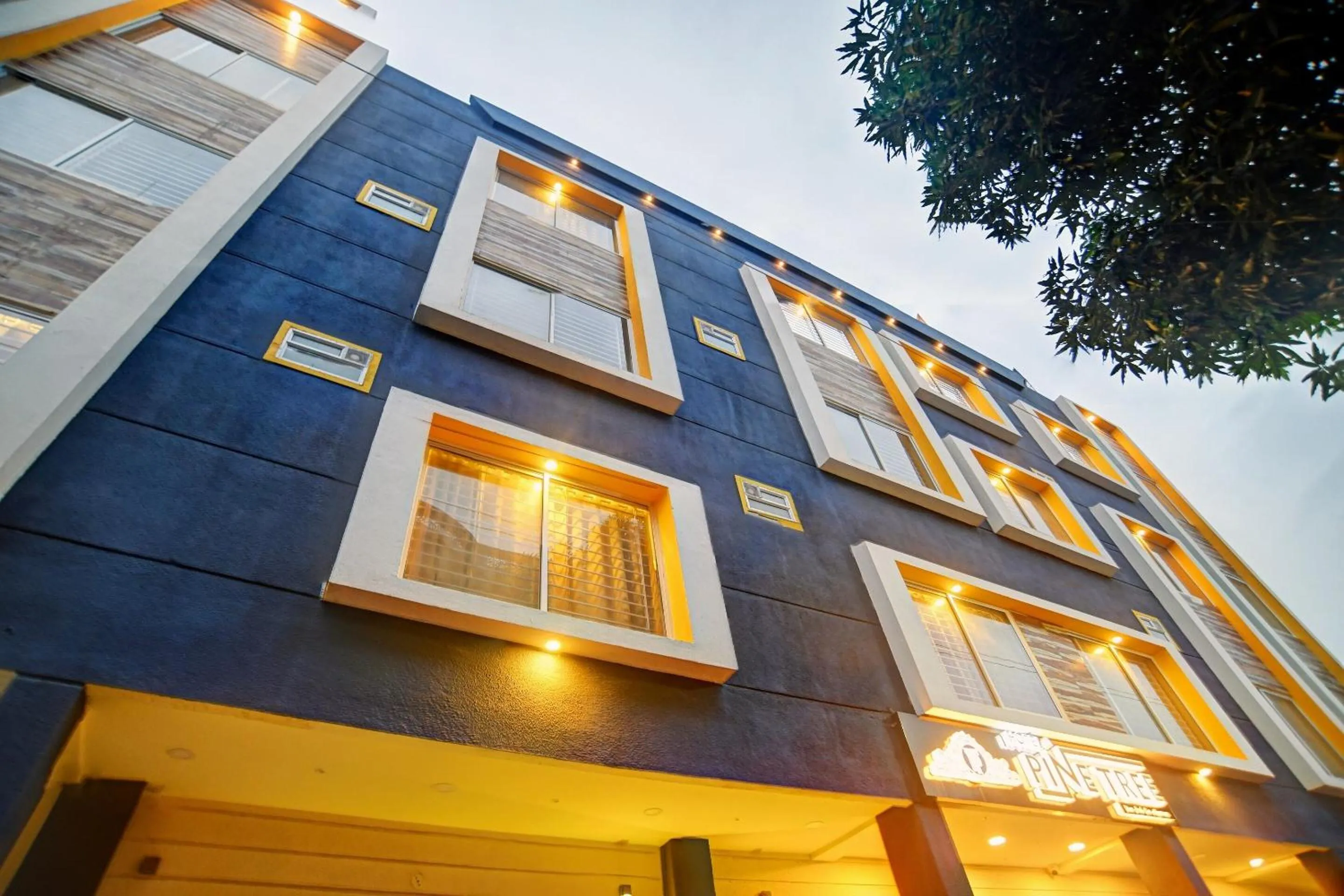 Facade/entrance in Super Townhouse Pine Tree