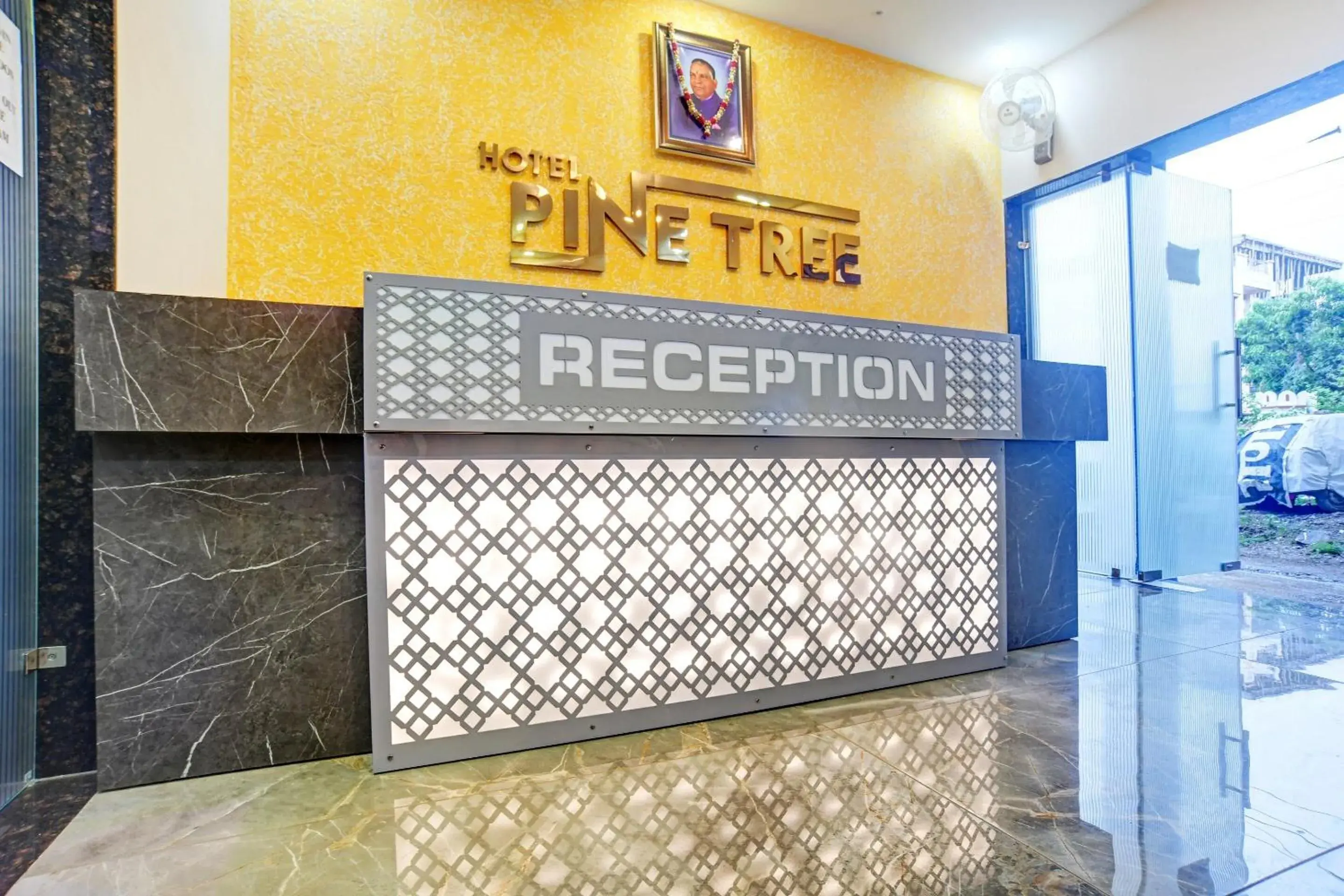 Lobby or reception in Super Townhouse Pine Tree Lobby or reception in Super Townhouse Pine Tree