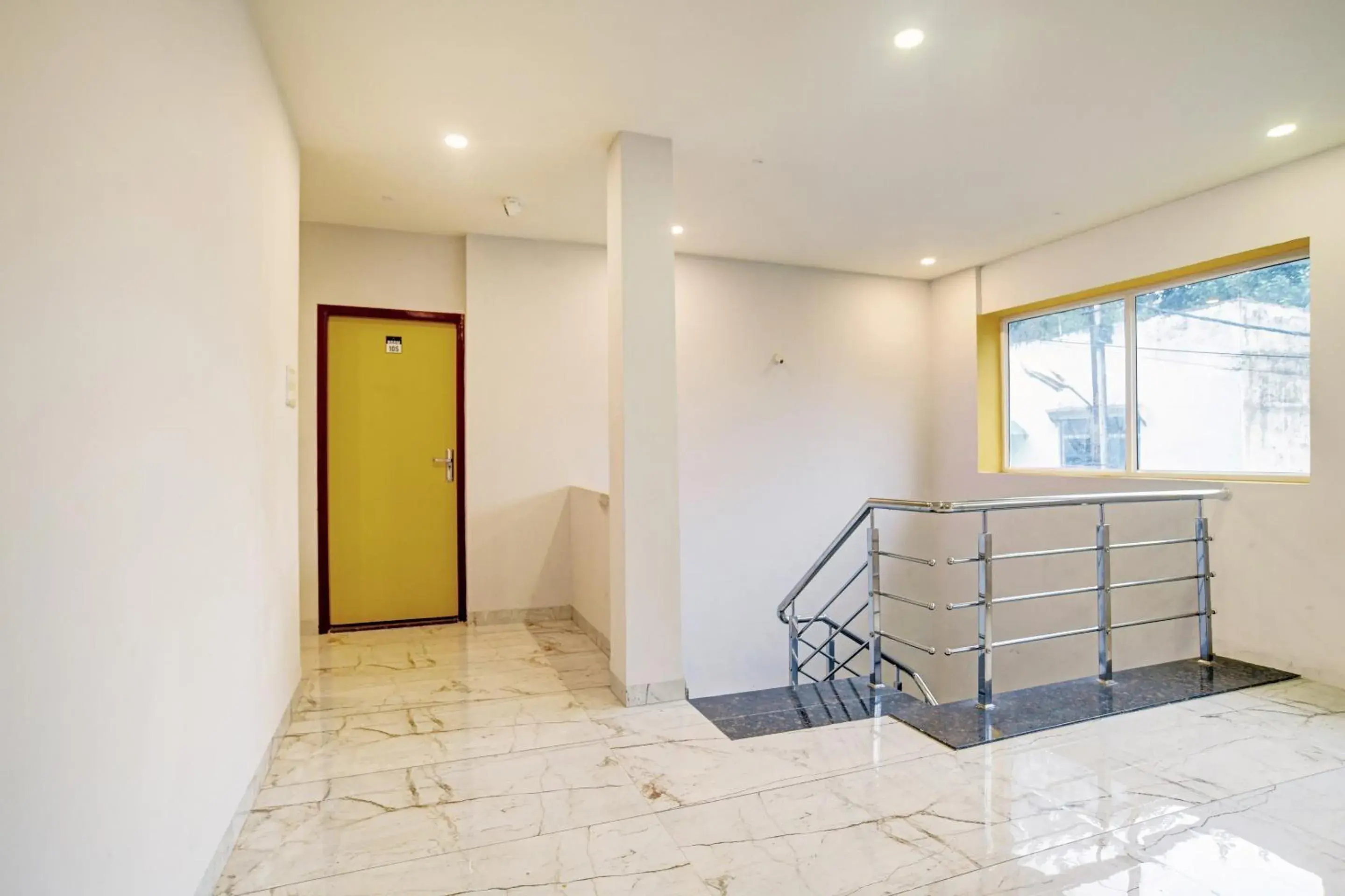 Lobby or reception in Super Townhouse Pine Tree Lobby or reception in Super Townhouse Pine Tree