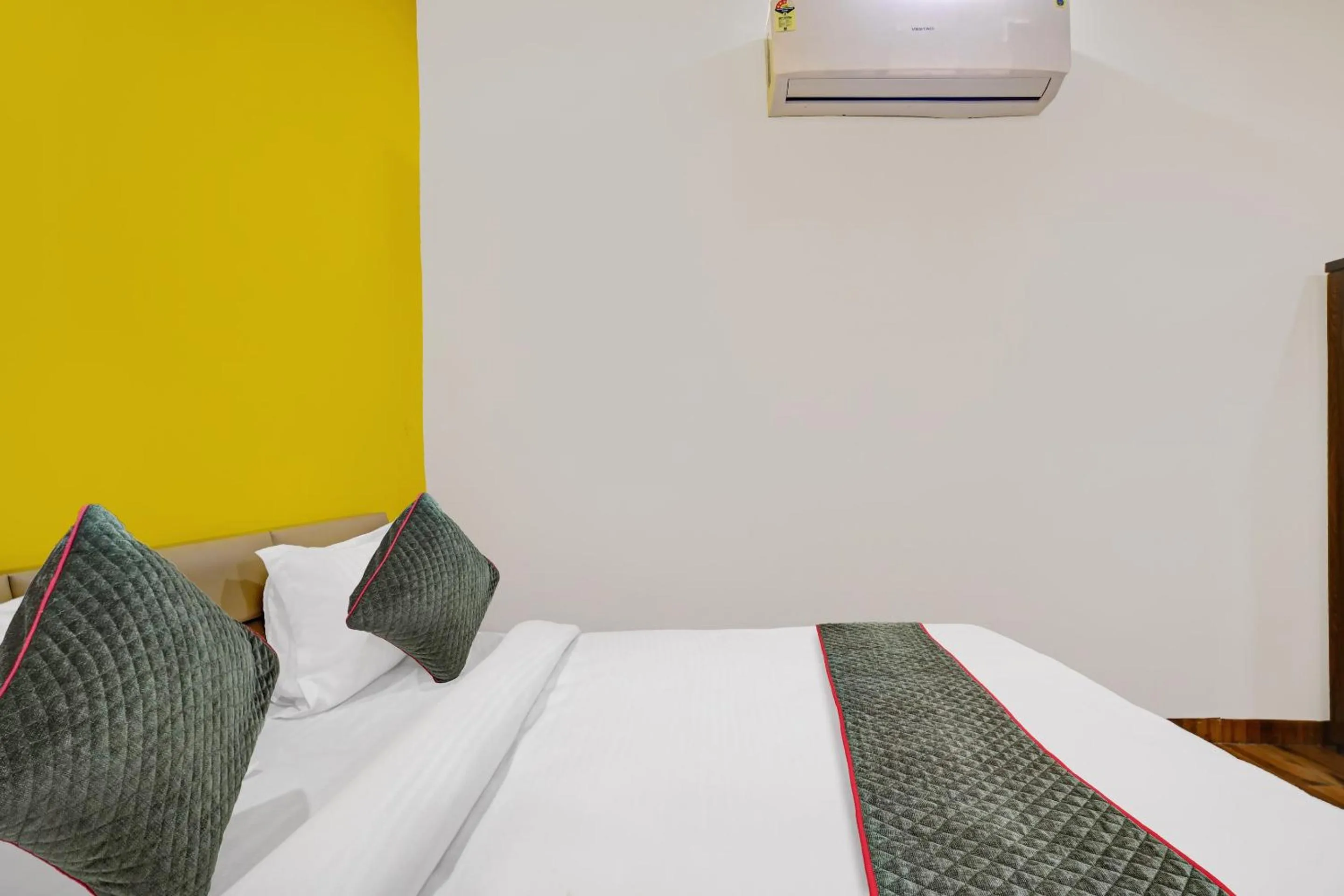 Bedroom, Bed in Super Townhouse Pine Tree