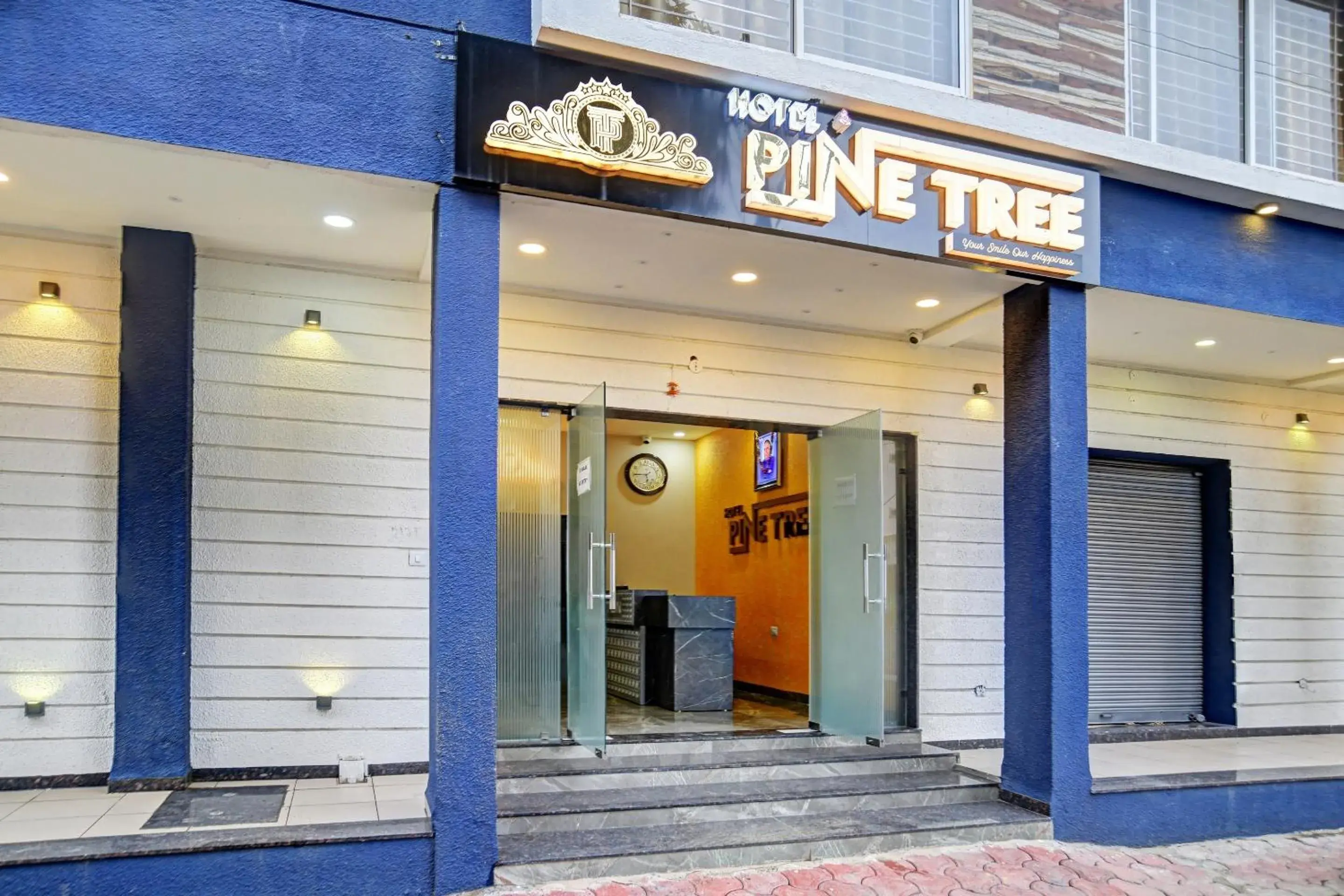 Facade/entrance in Super Townhouse Pine Tree Facade/entrance in Super Townhouse Pine Tree