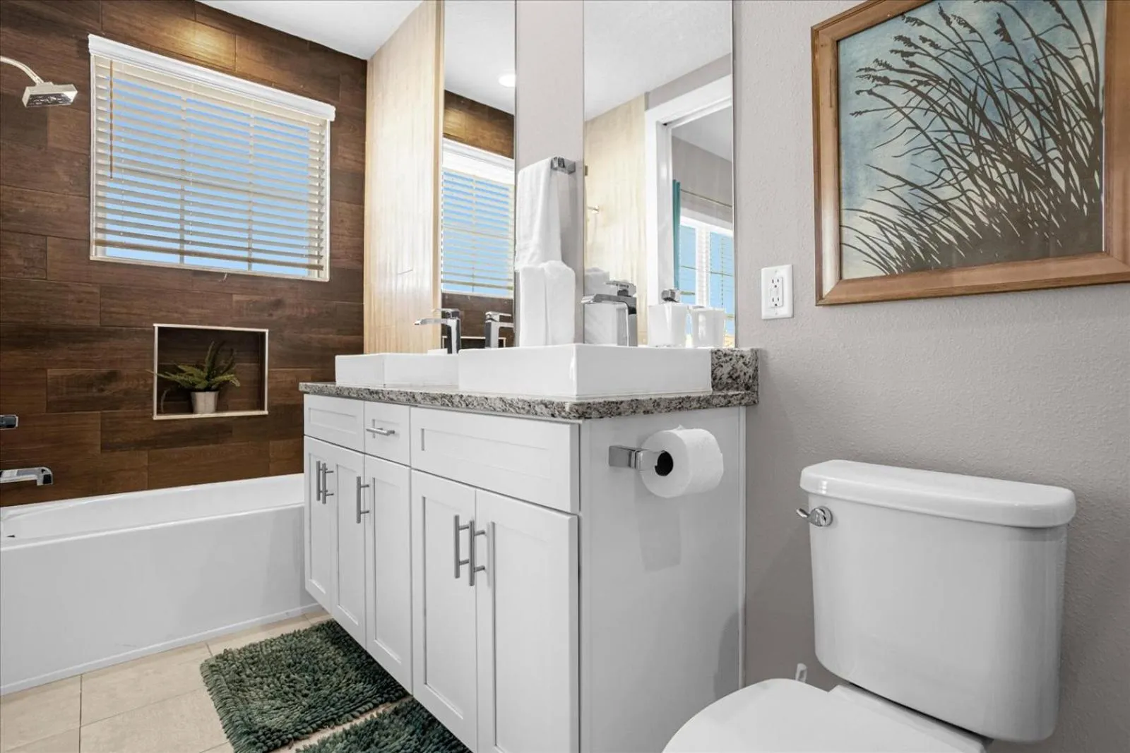 Bathroom in Magical Vacation Home 3 min from Disney