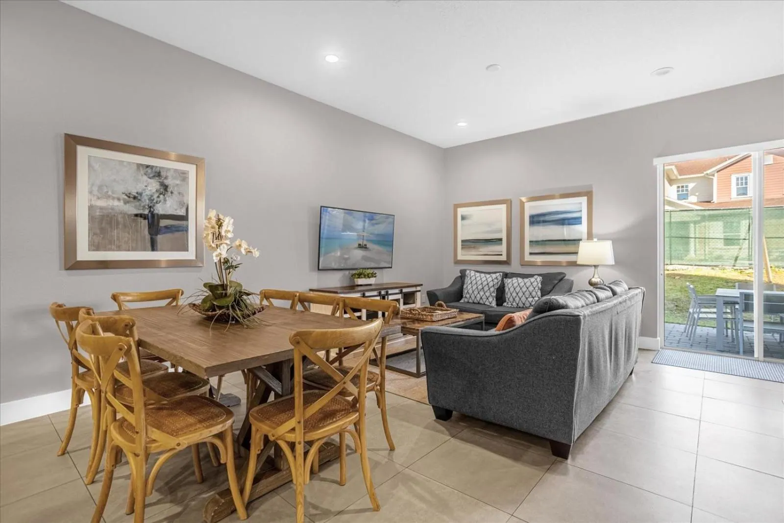 Living room in Magical Vacation Home 3 min from Disney