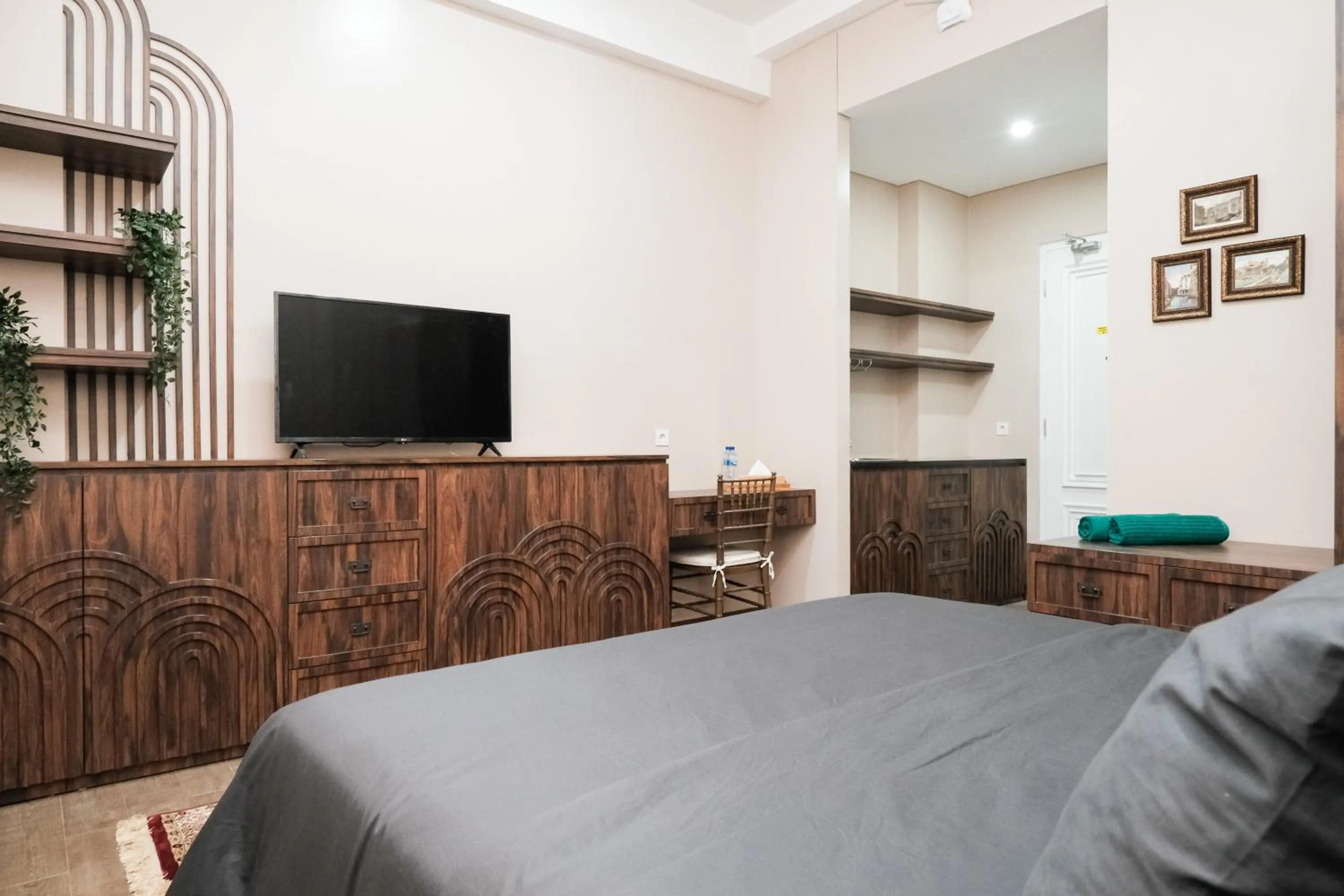 Bedroom, Bed in Nonies Huis Cibubur